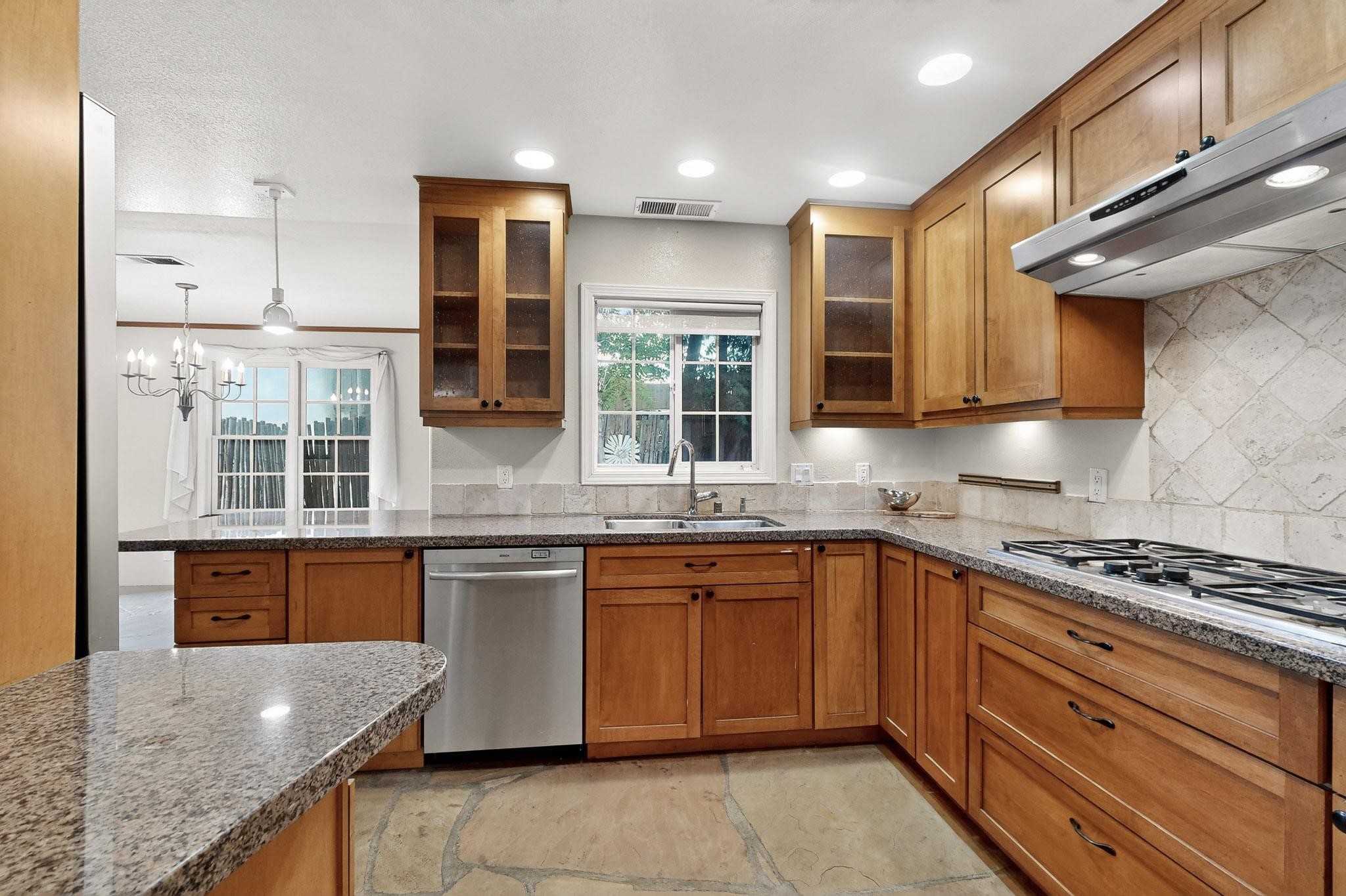 640 Alto — photo