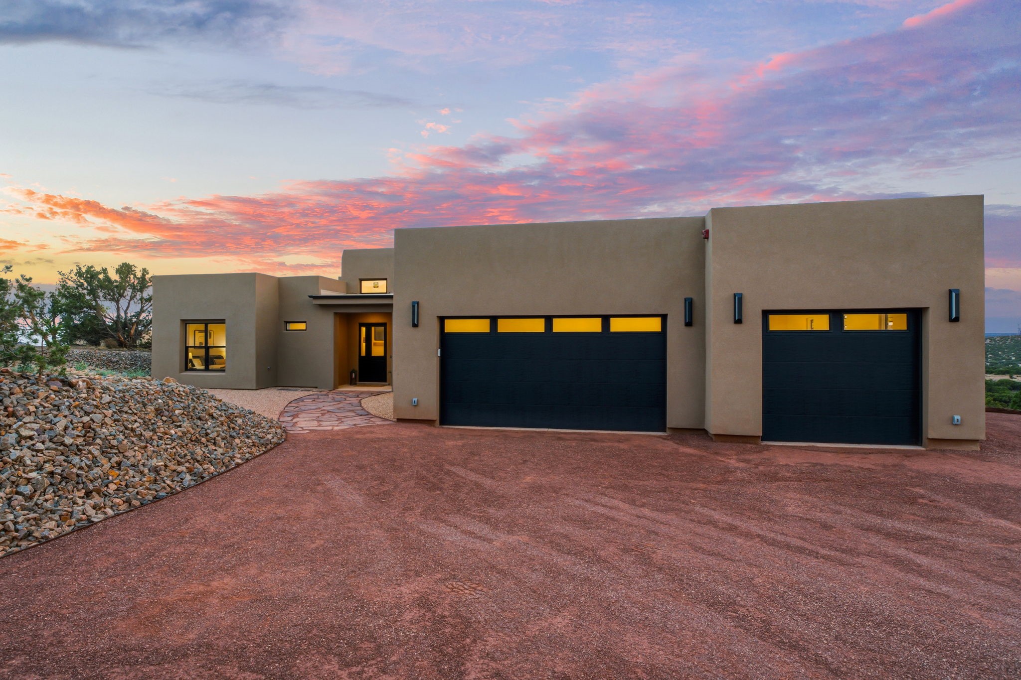 24 W Longview Drive — photo
