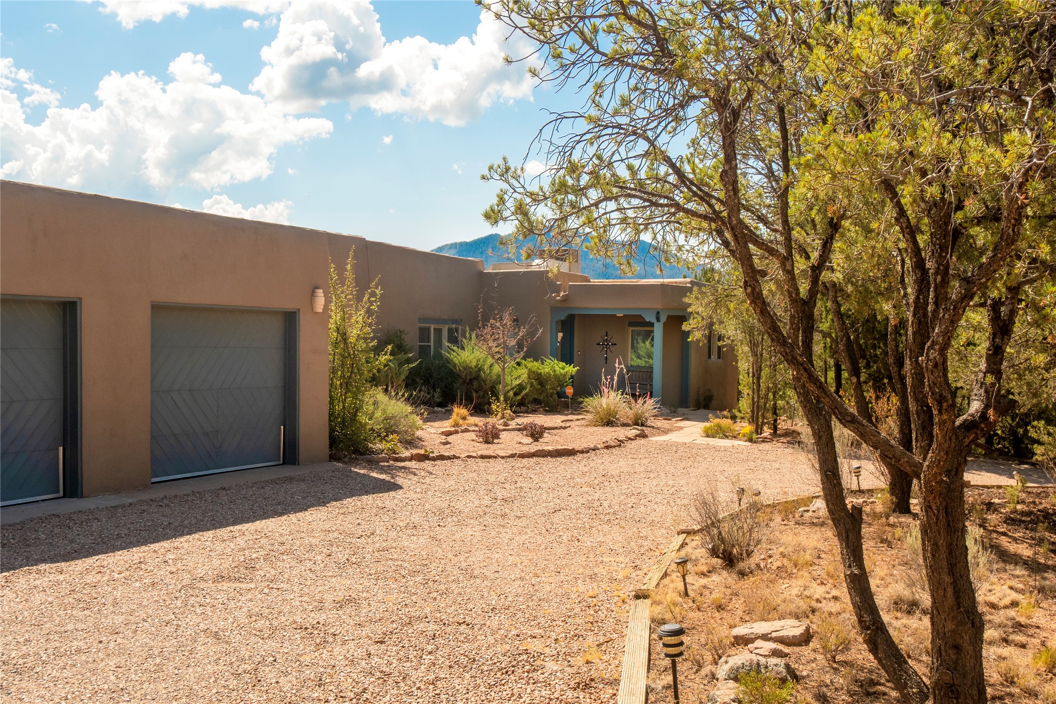 1029 Mansion Ridge Road, Santa Fe, NM 87501