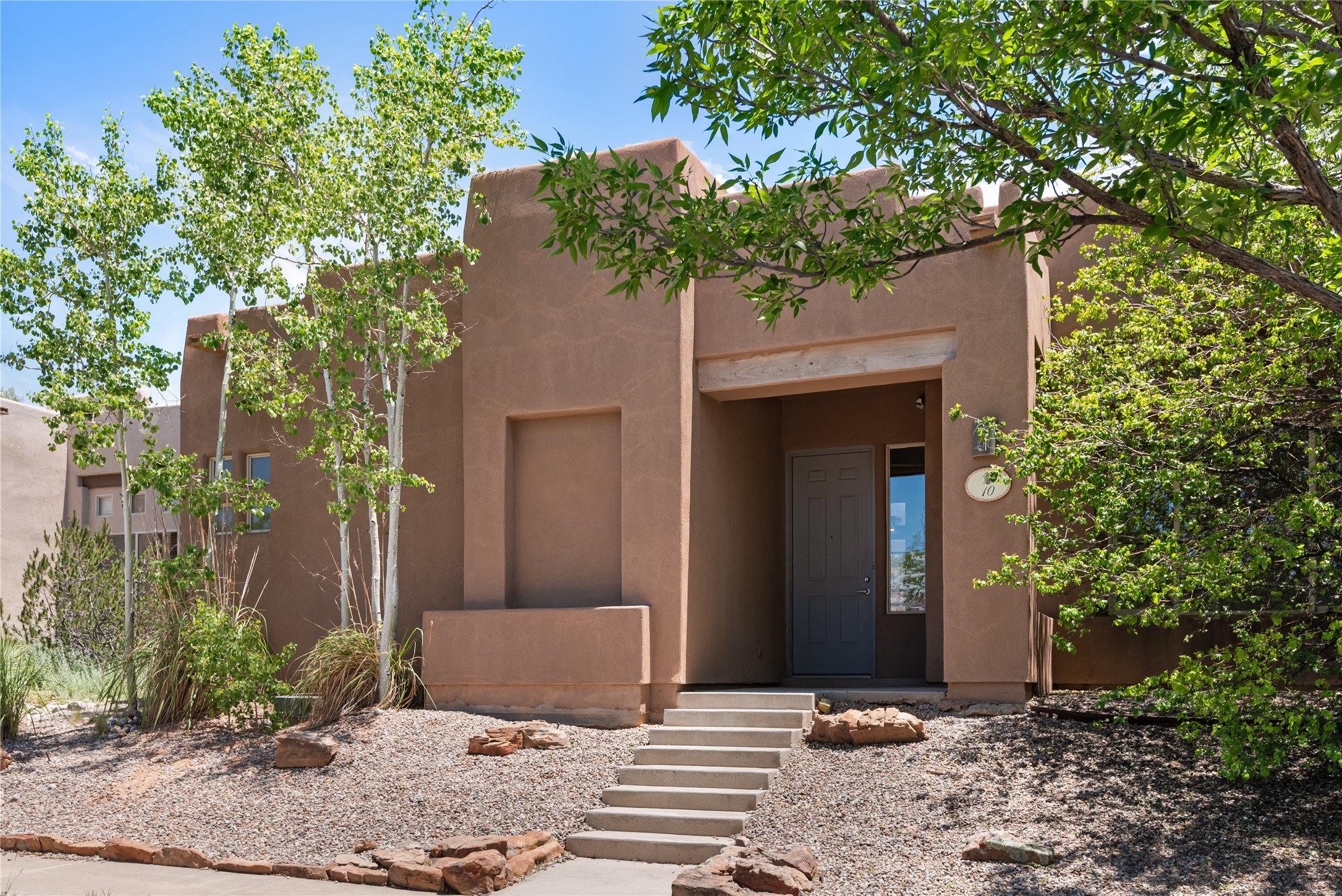 10 Bajada Place — photo