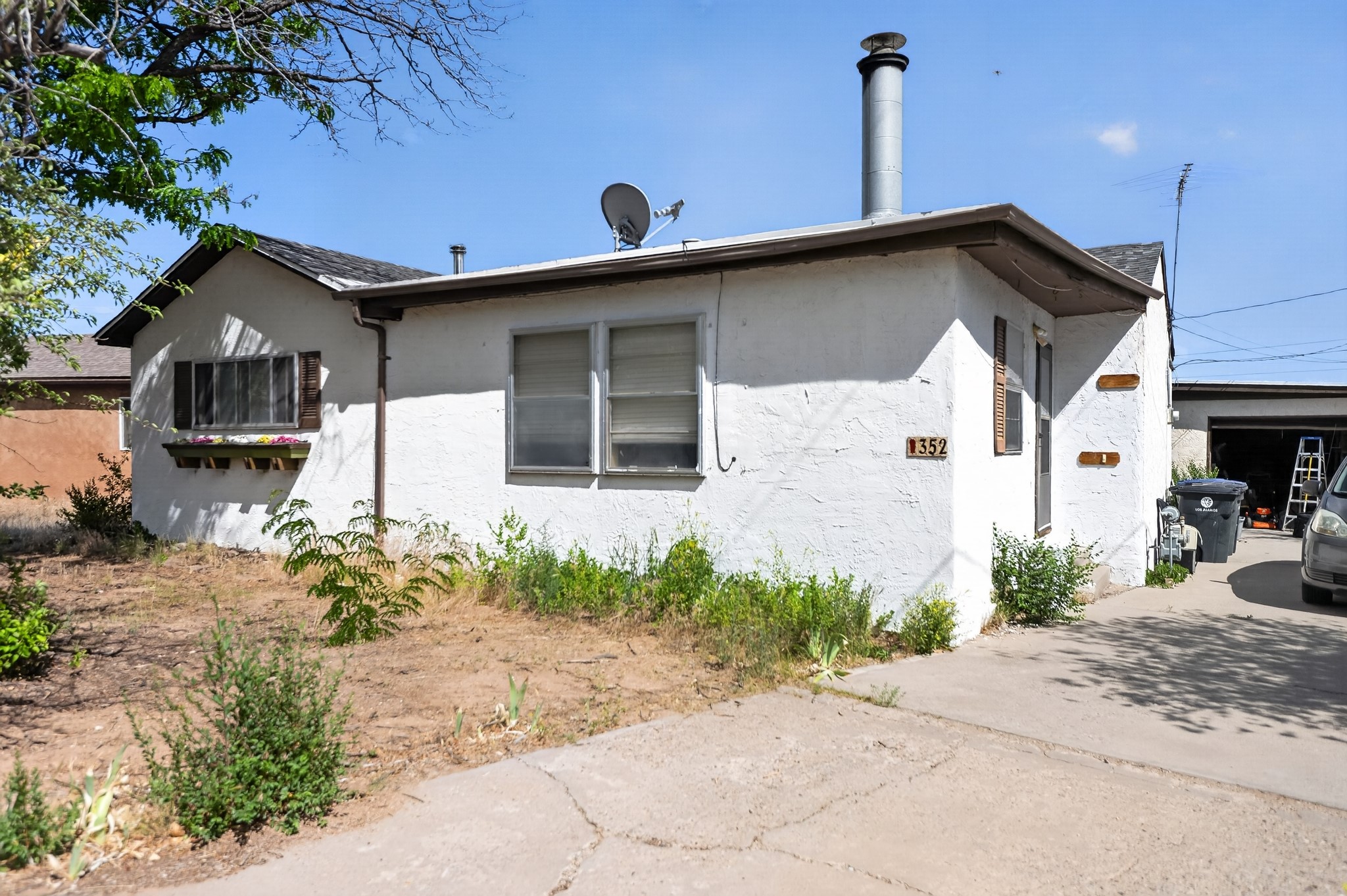 352 Kayenta — photo