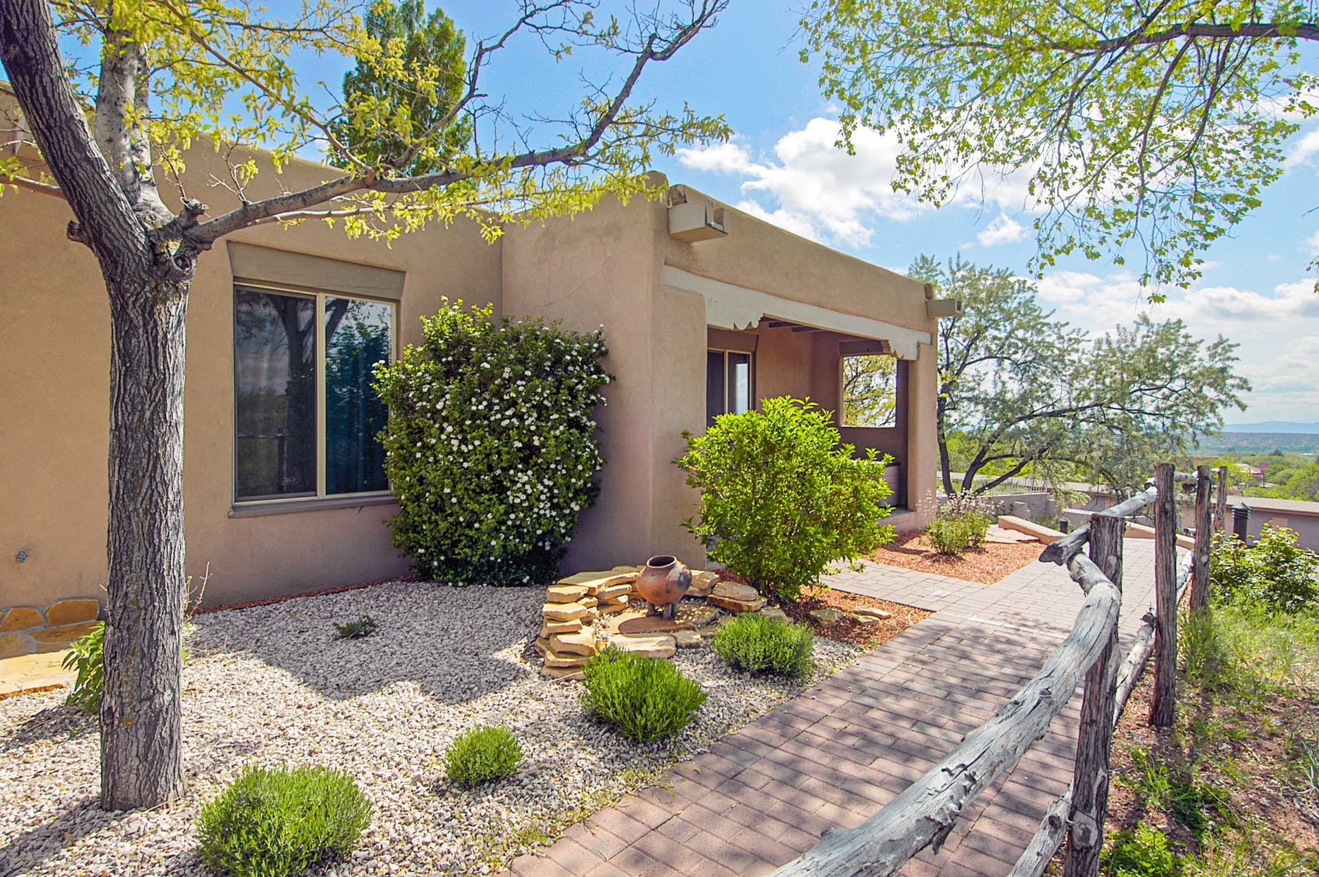 320 Artist Road 54 — photo