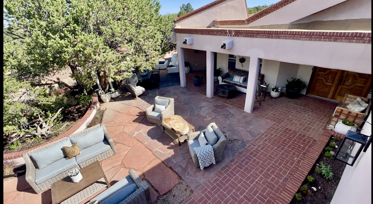 1095 Mansion Ridge Road — photo