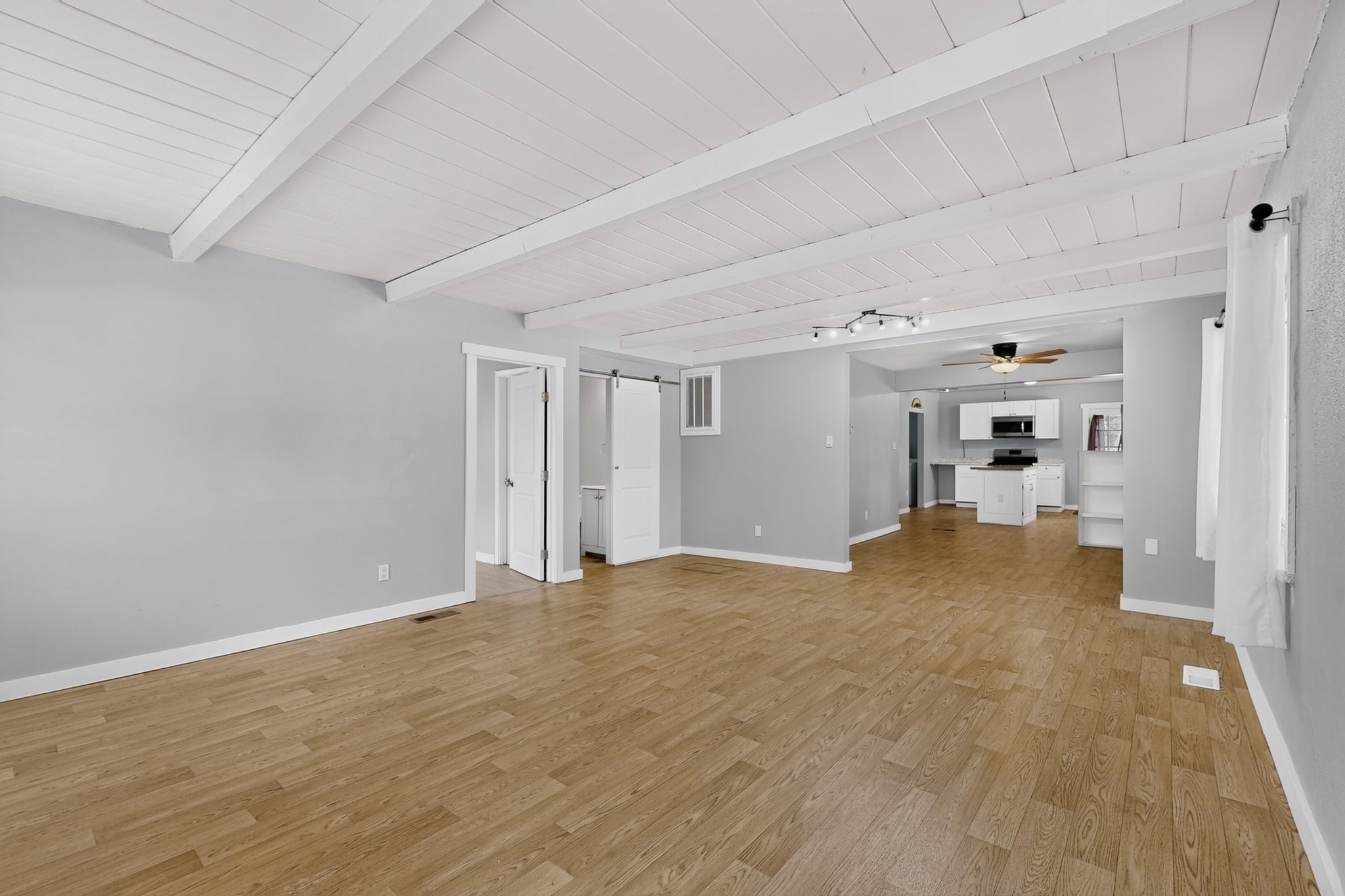 5 Ivanas Way — photo