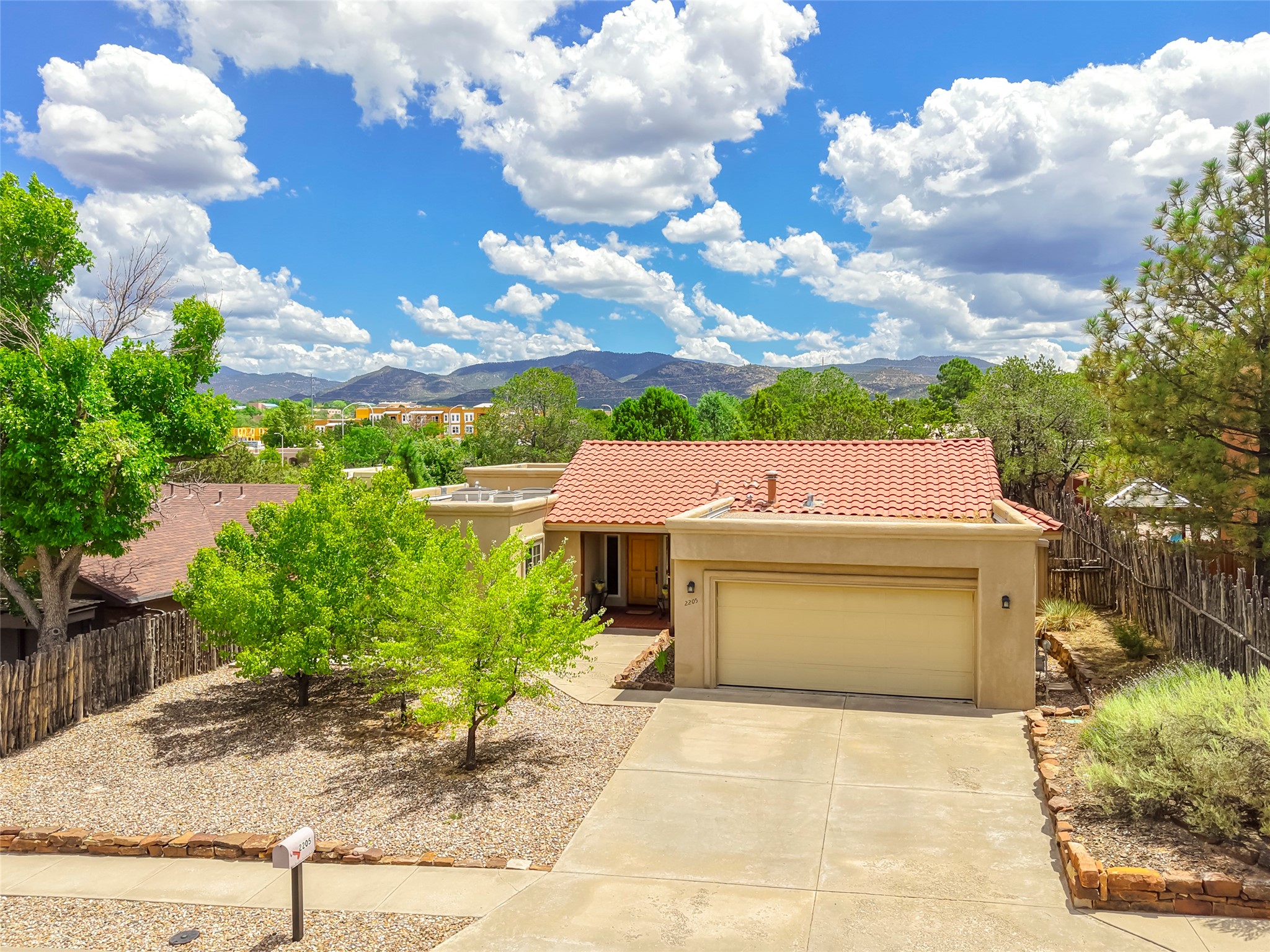 2205 Brillante Street — photo