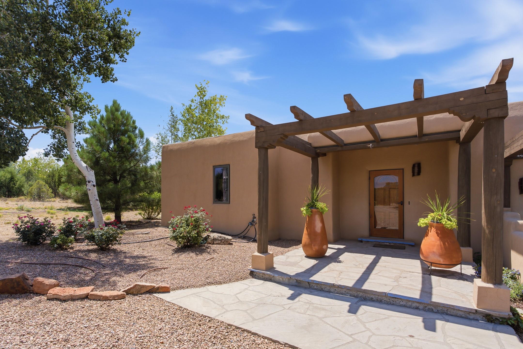 112 Sunrise Drive E — photo