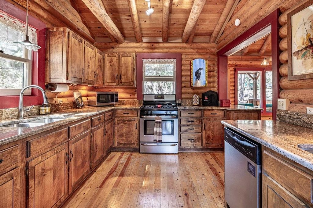 7 Log House Road — photo