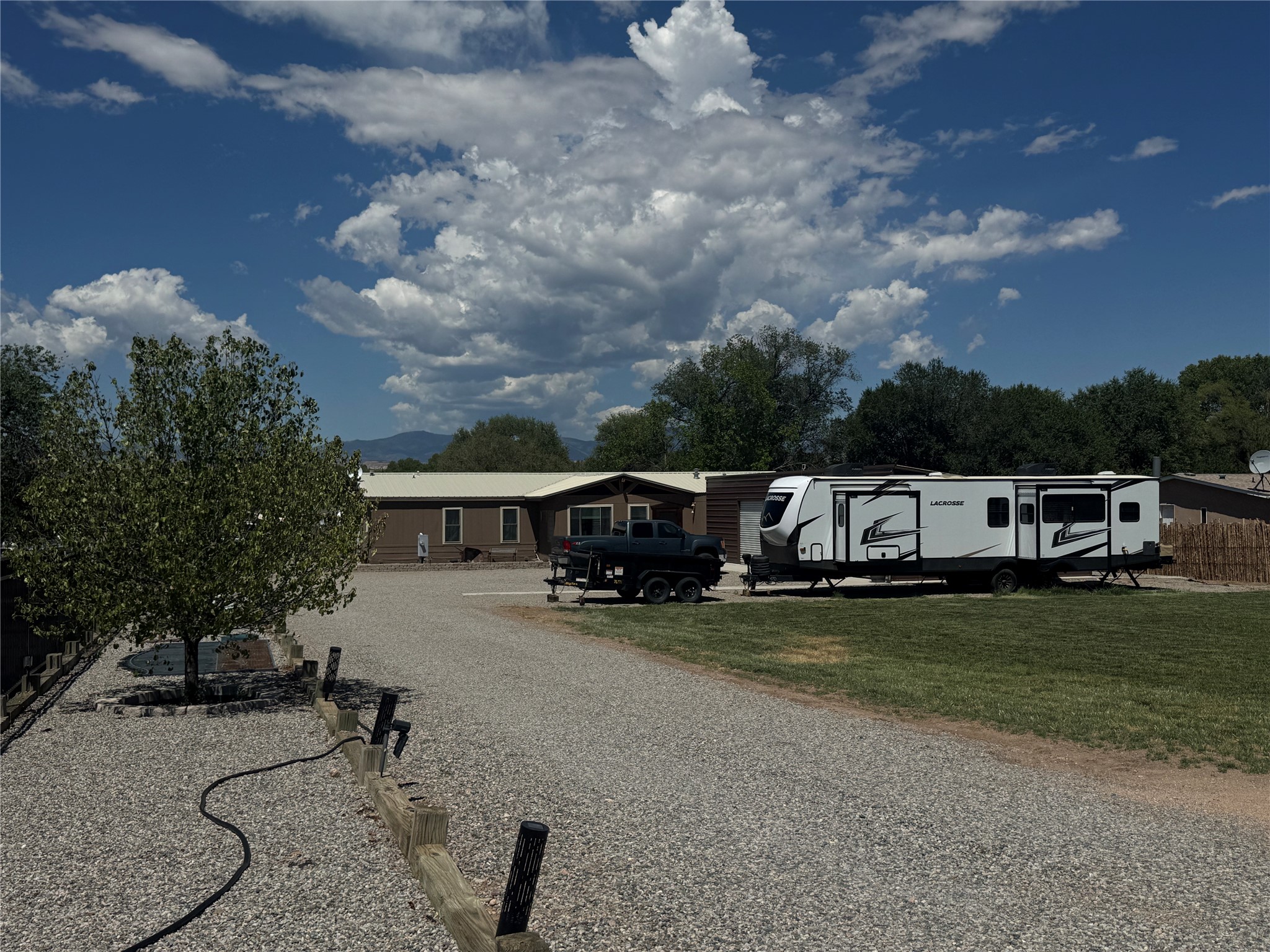13 Gonzales — photo