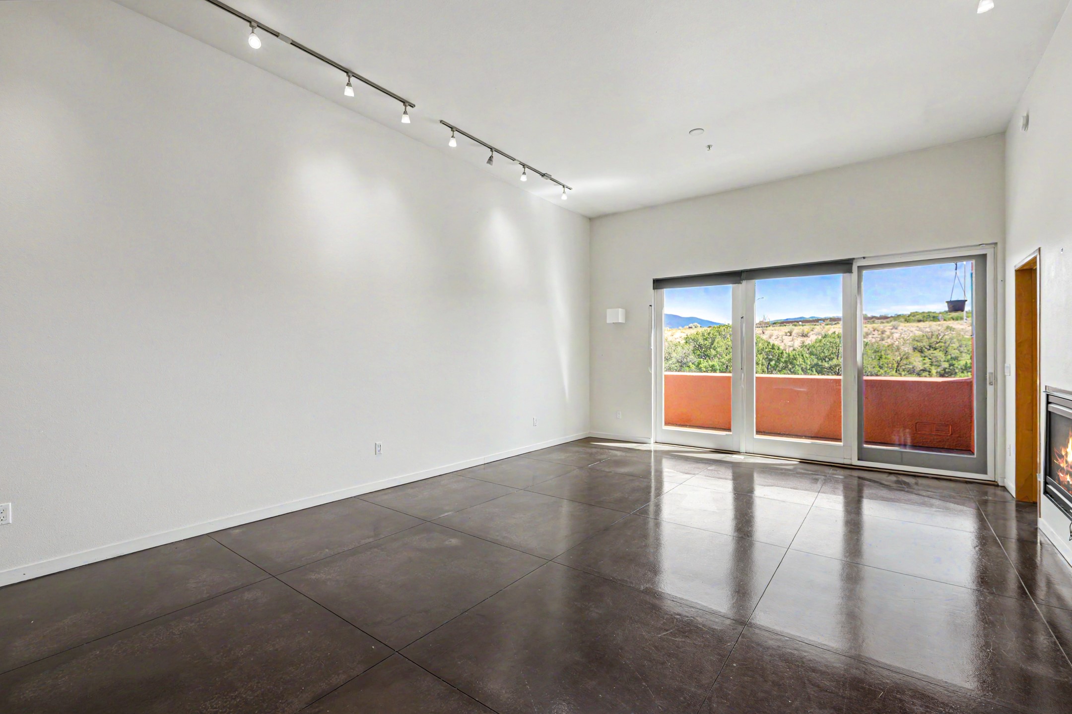 604 Avenida Villa Hermosa 208 — photo