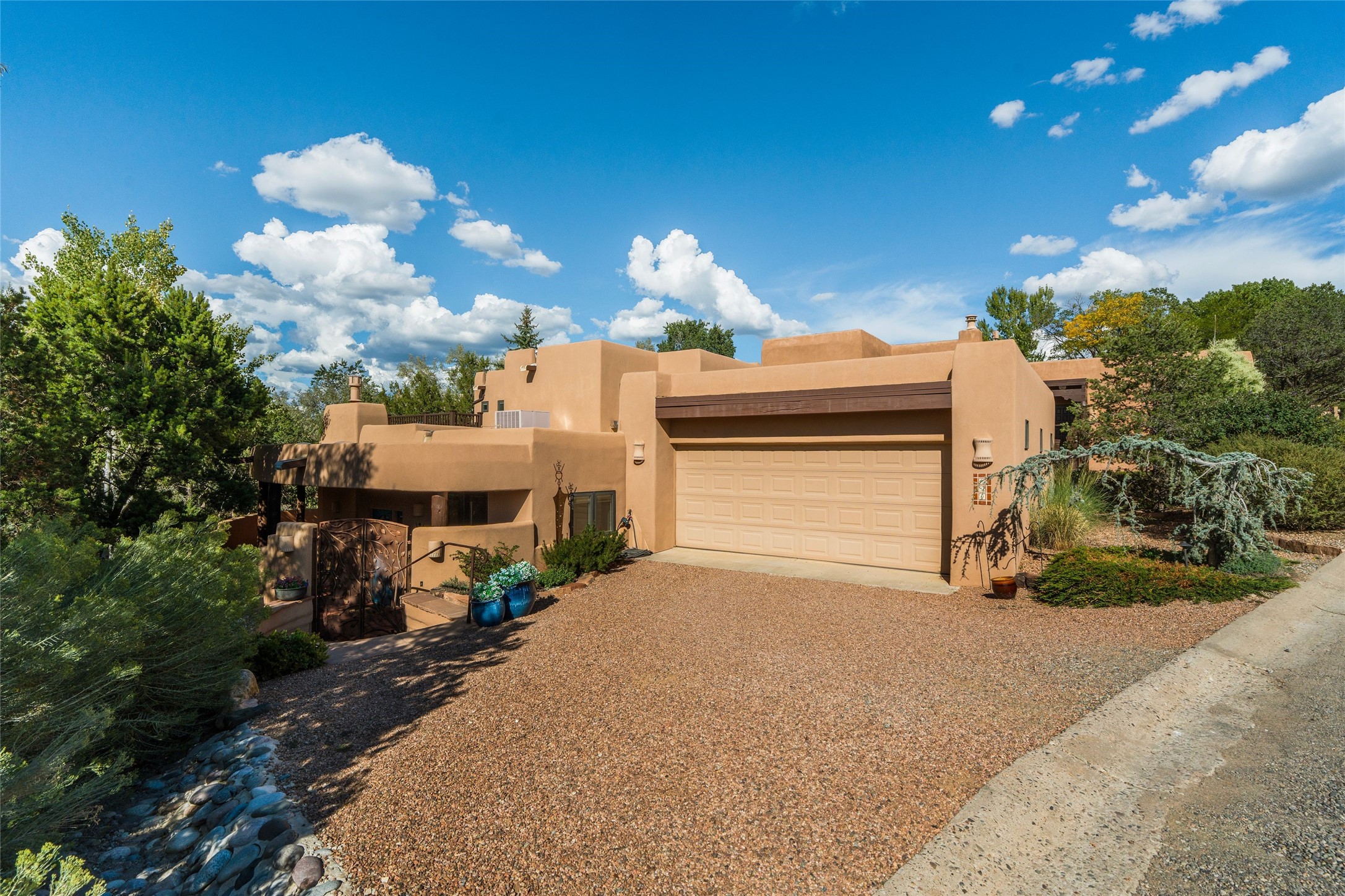 690 La Viveza Court — photo