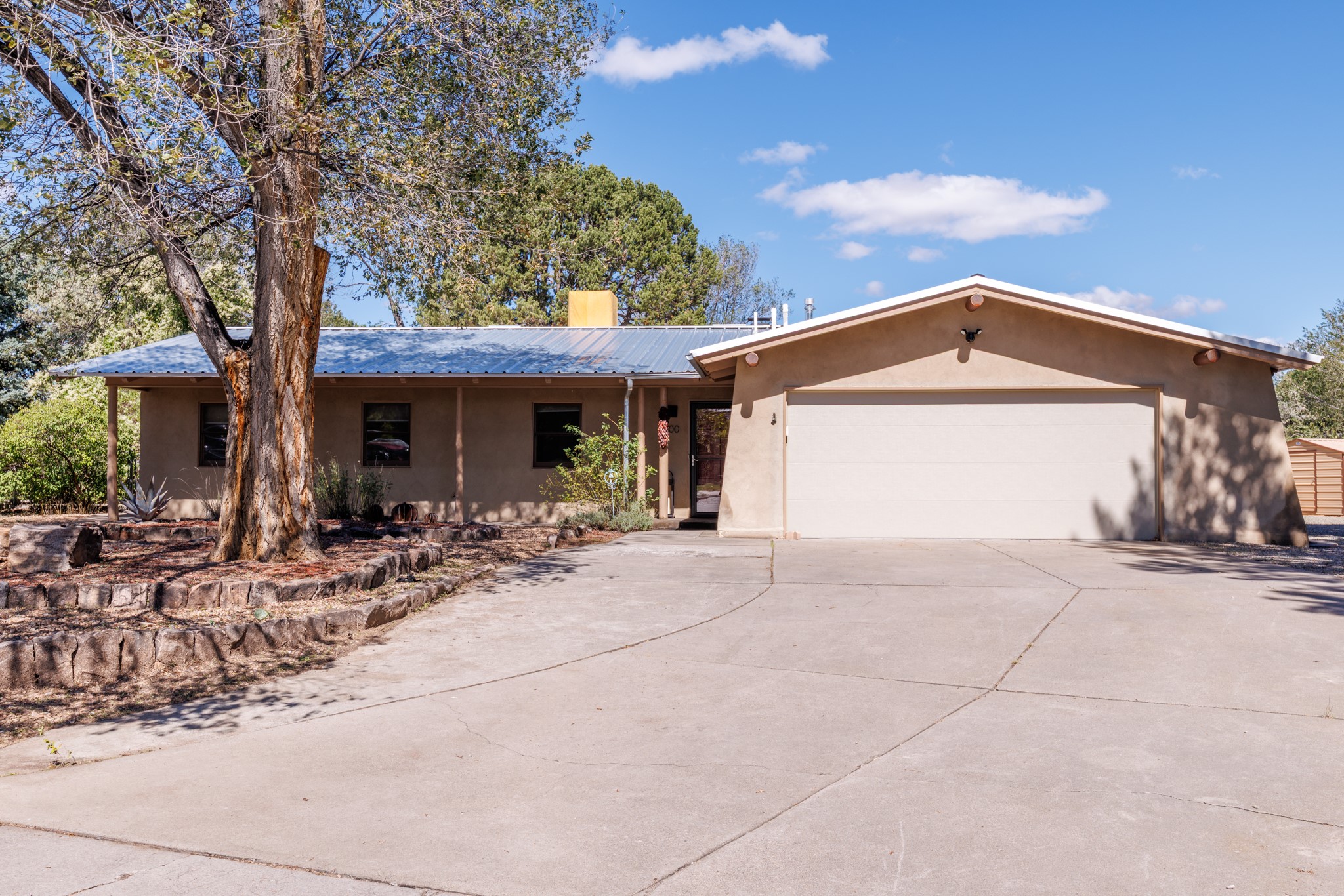 700 Jeffrey — photo