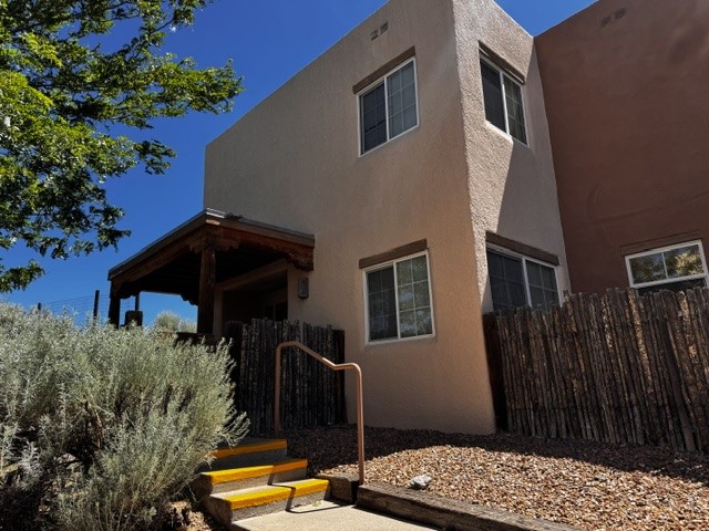 2210 Miguel Chavez 518 — photo