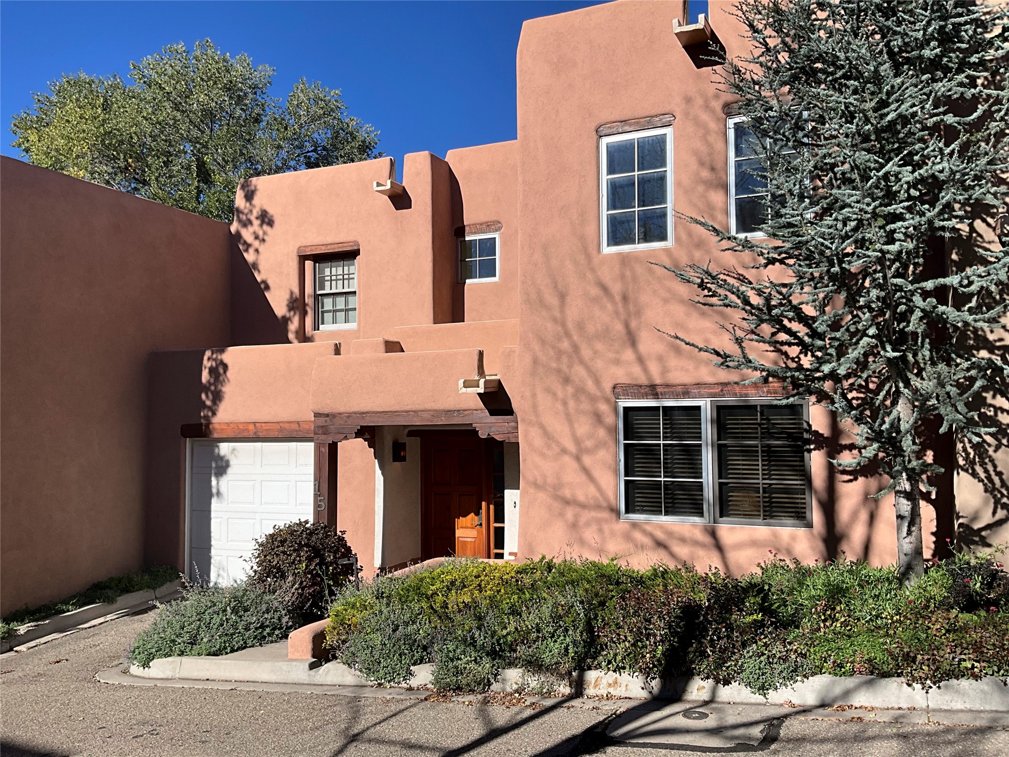211 Rosario Unit 15 — photo
