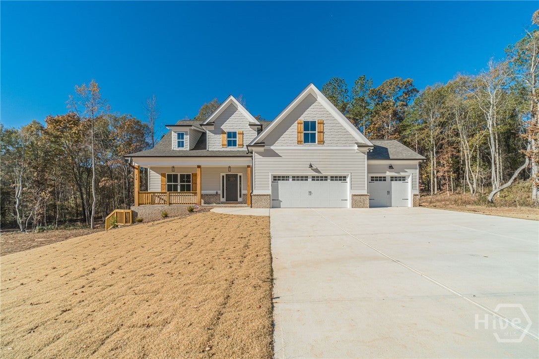 210 Pinewood Drive — photo