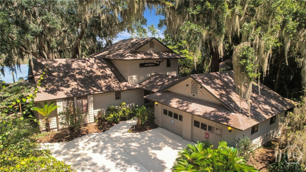 1142 River Drive NE — photo