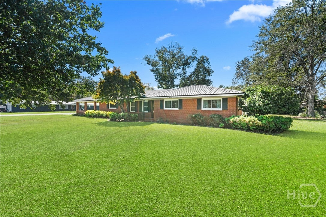 616 Pinewood Drive — photo