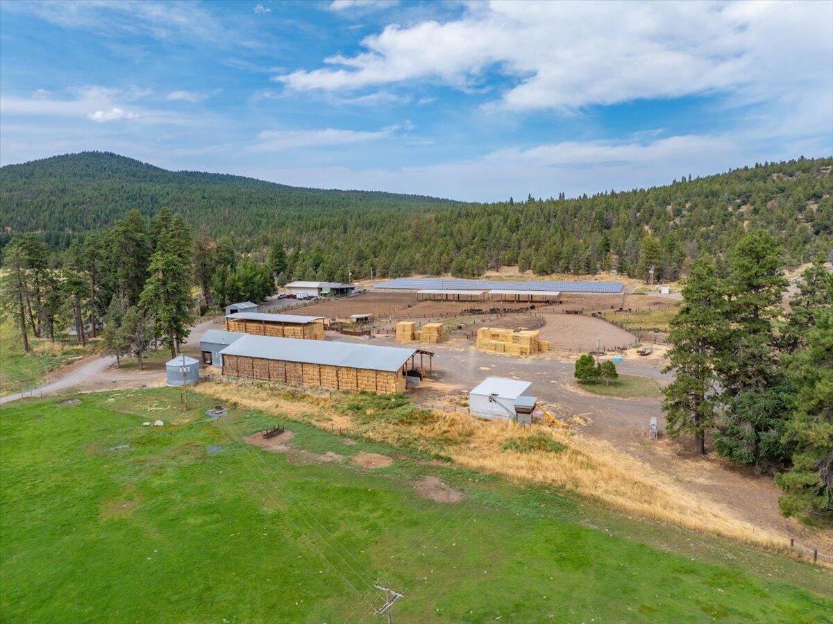 1827 W Ball Mountain Little Shasta Road — photo