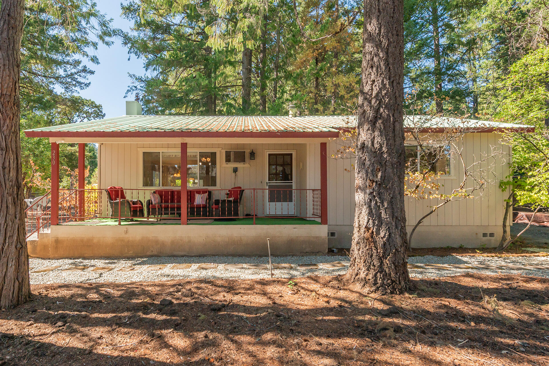 230 Lakeview Drive — photo