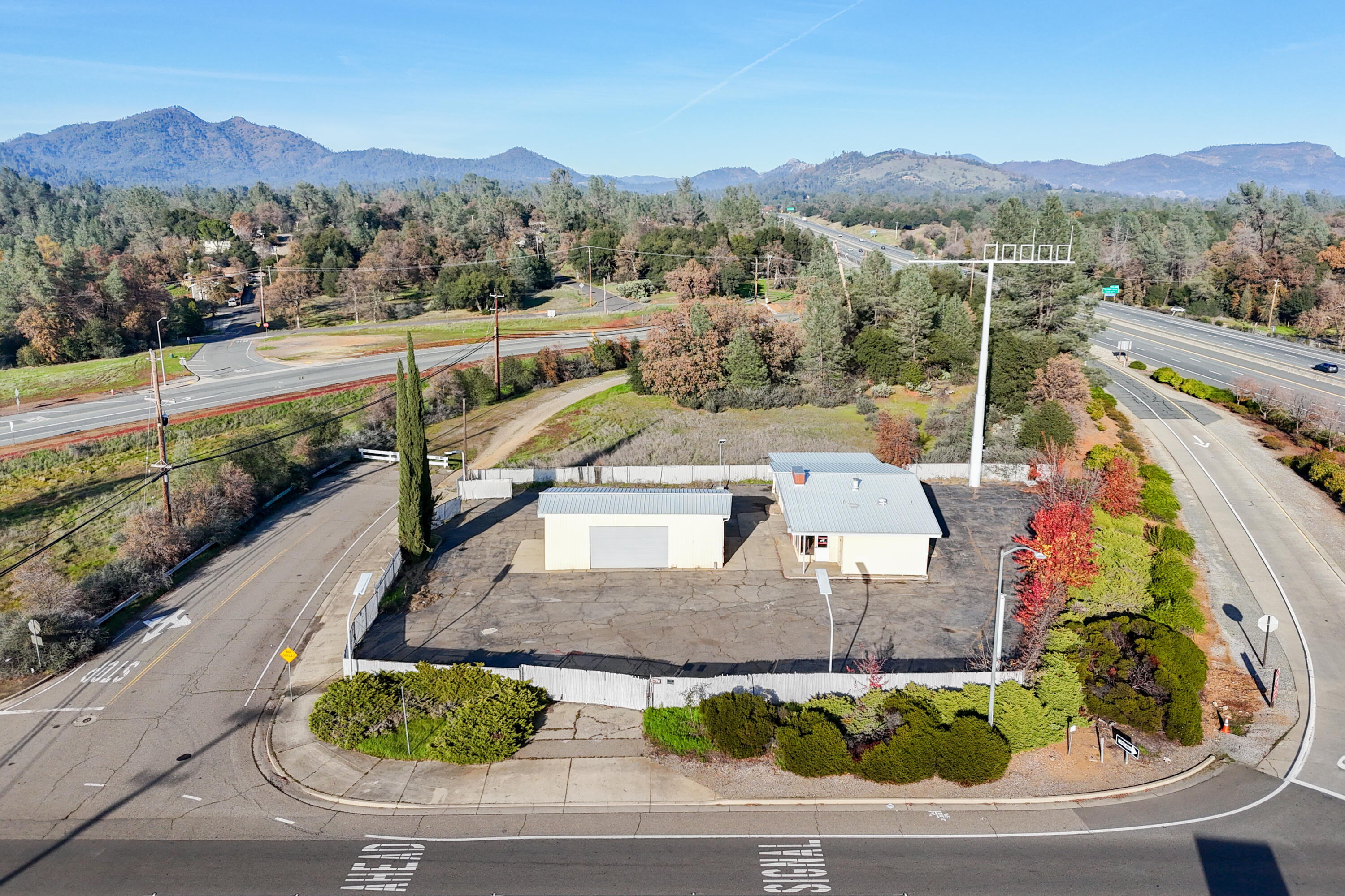 2711 Cascade Boulevard — photo