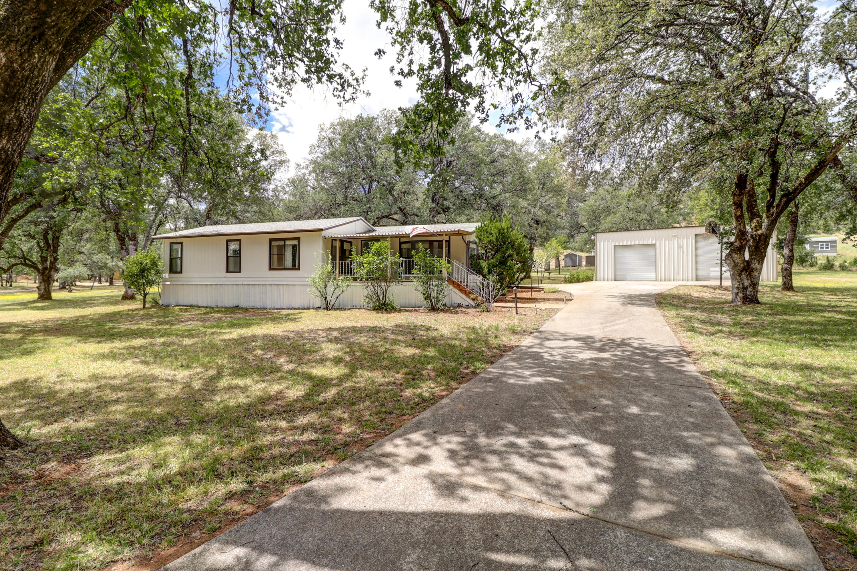 13596 Quarry View Road — photo