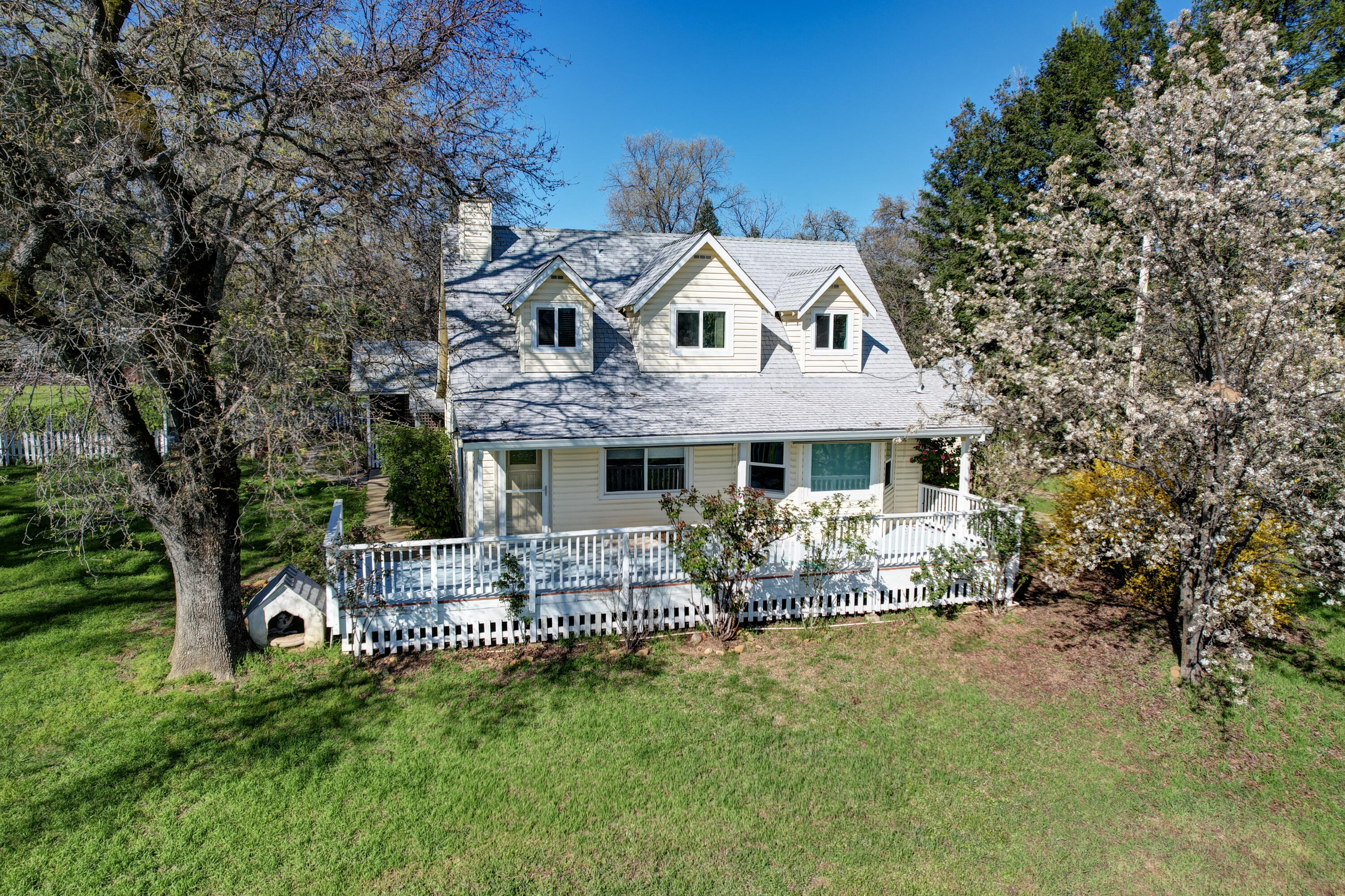 10241 Deschutes Road — photo