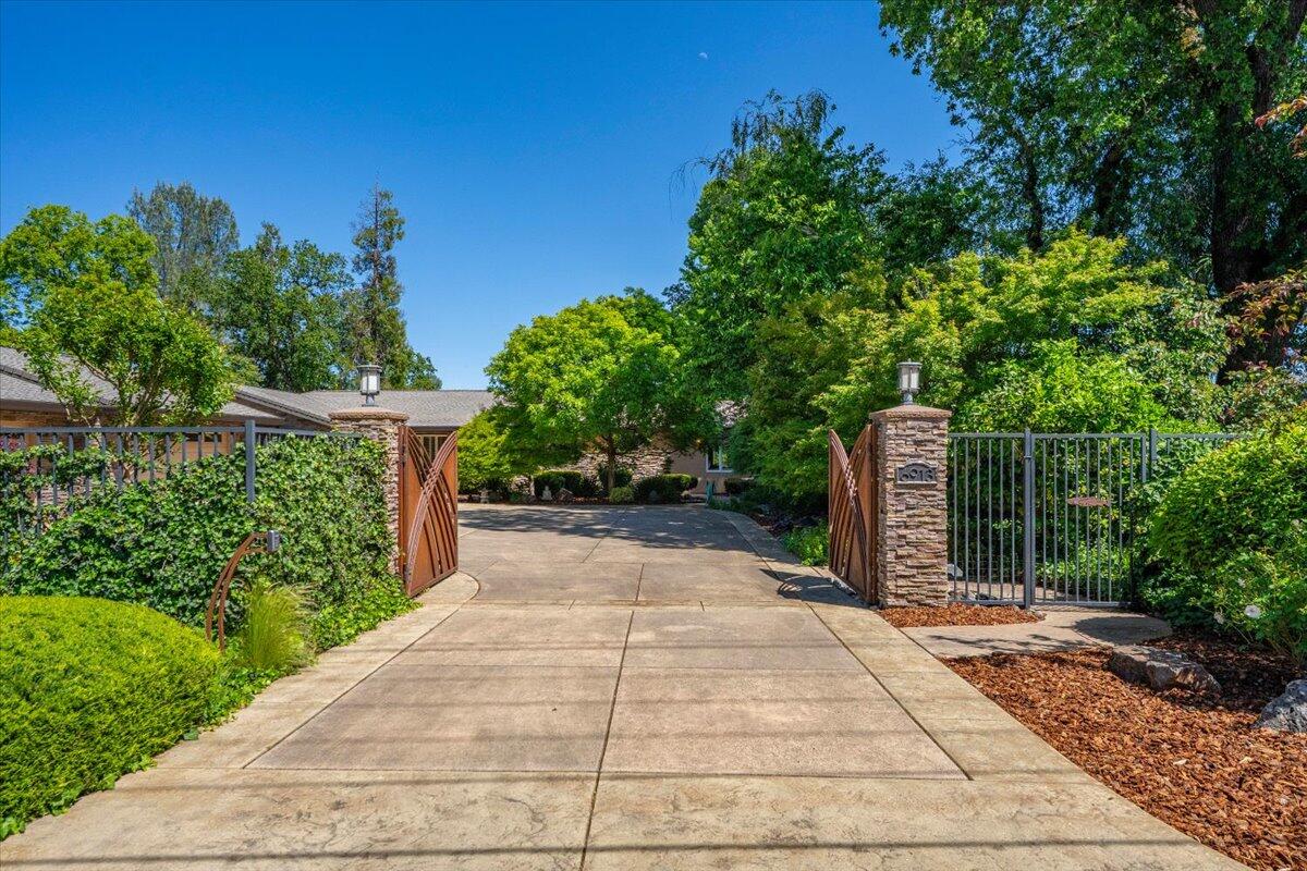 6913 Riverside Drive, Redding, CA 96001 — photo 3