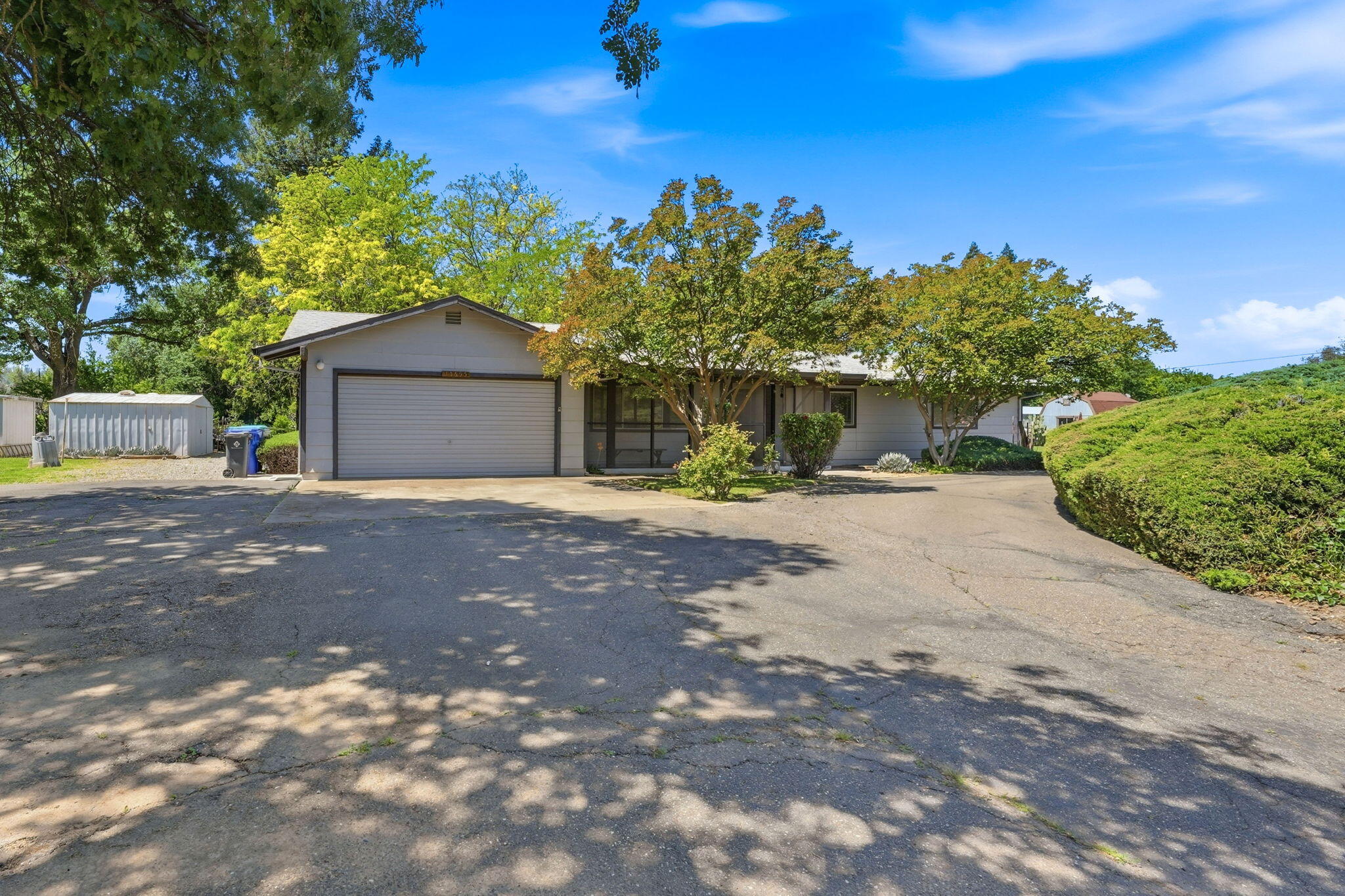 15695 Johnson Road — photo