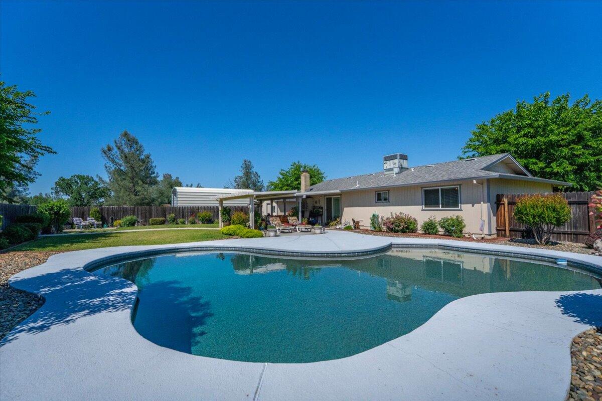 5320 Maybelle Way — photo