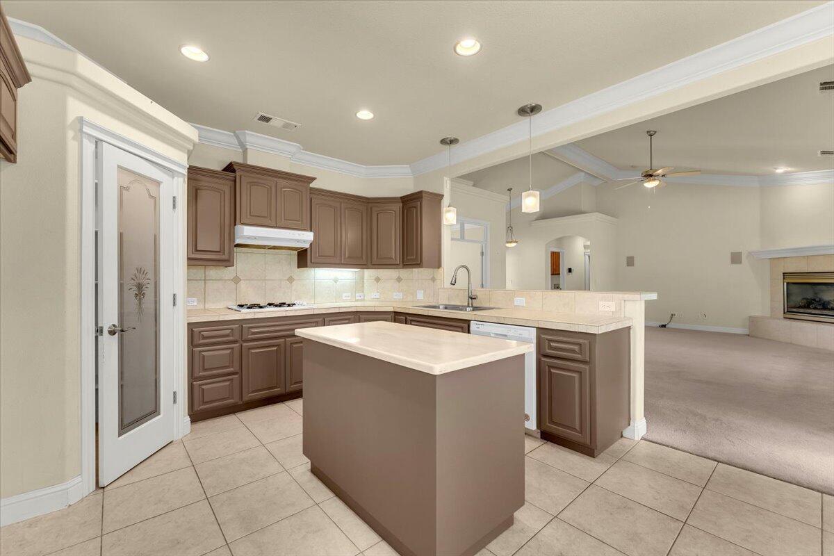 1026 Rollingview Drive, Redding, CA 96003 — photo 3