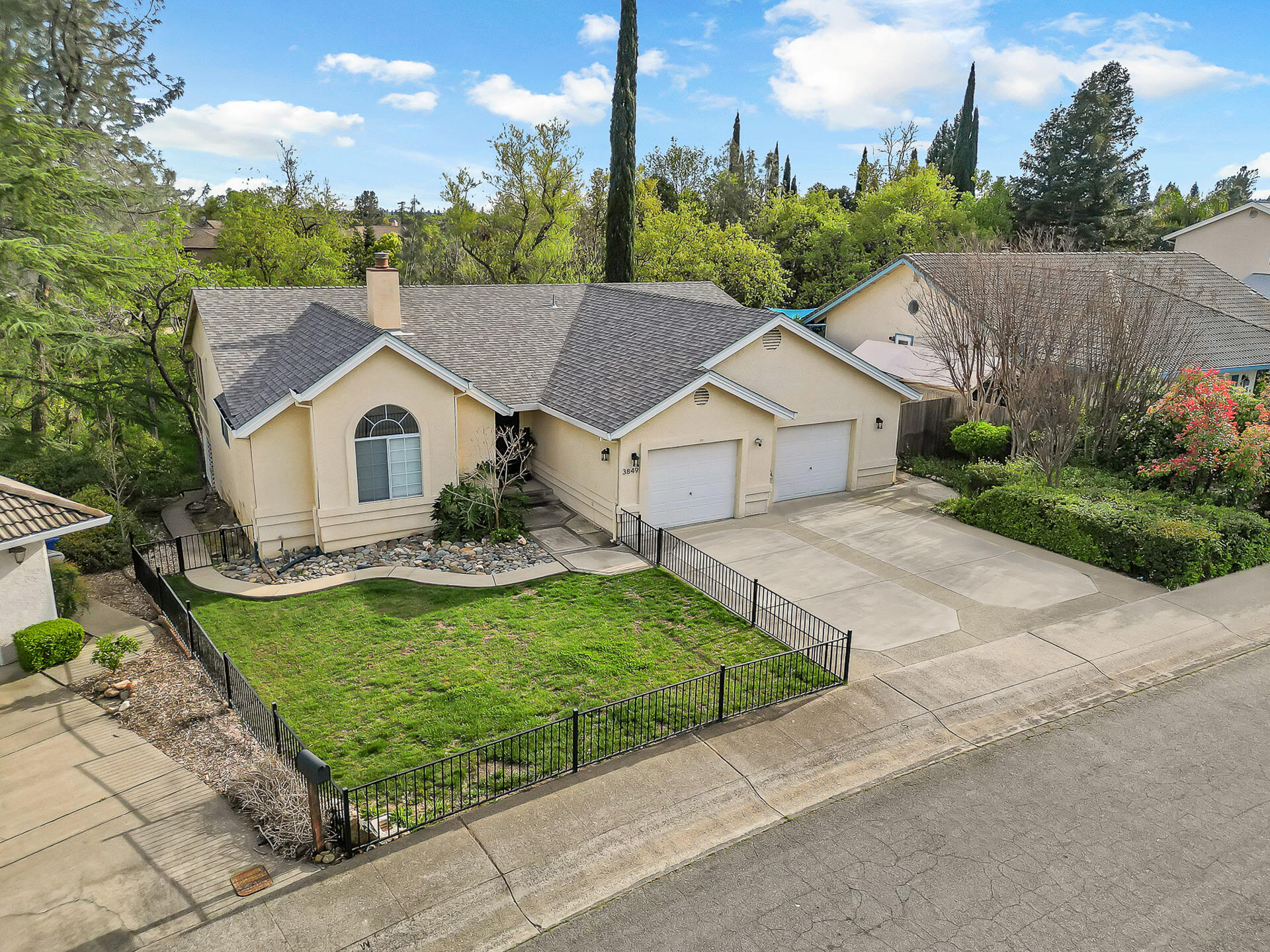 3849 Appalachian Way — photo