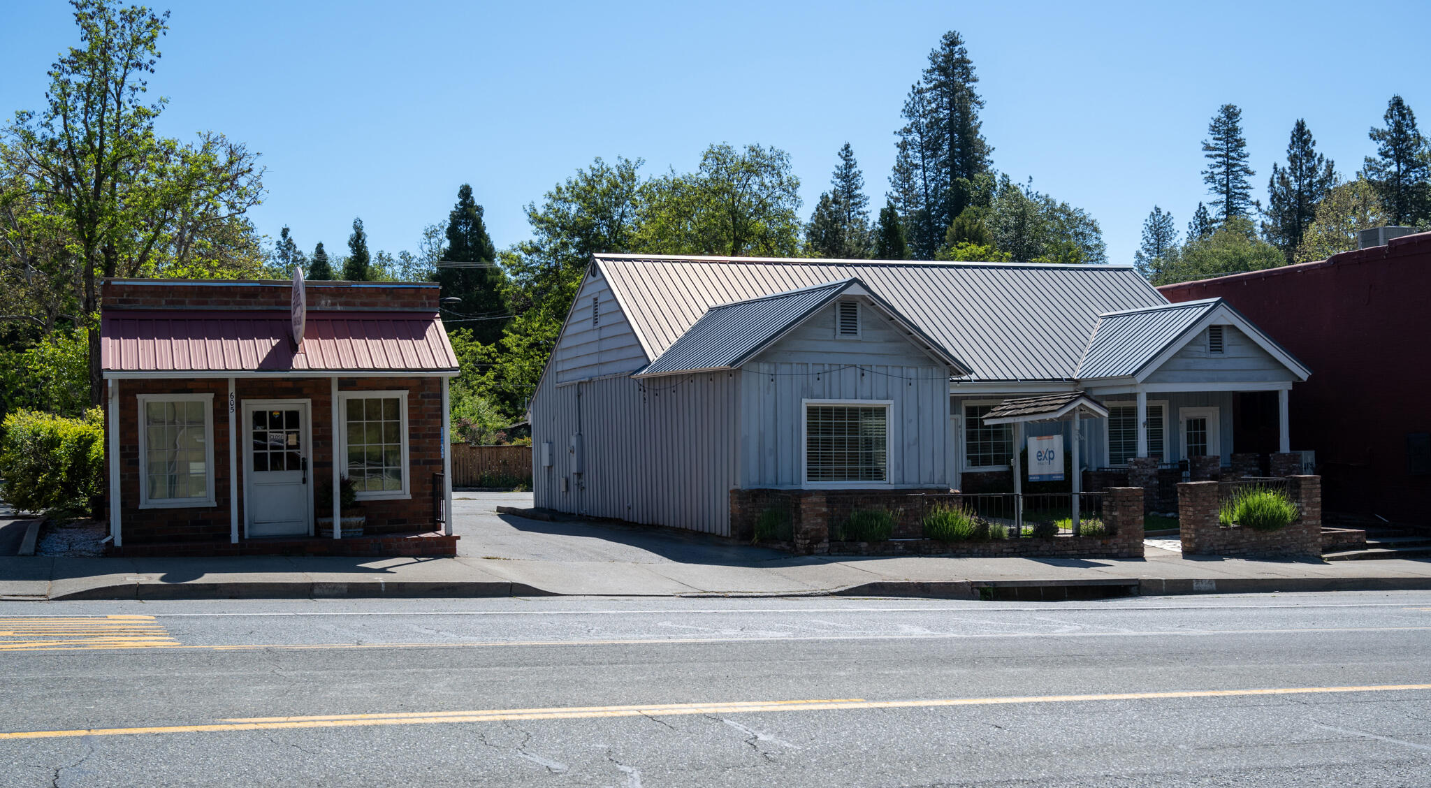 611 Main Street — photo