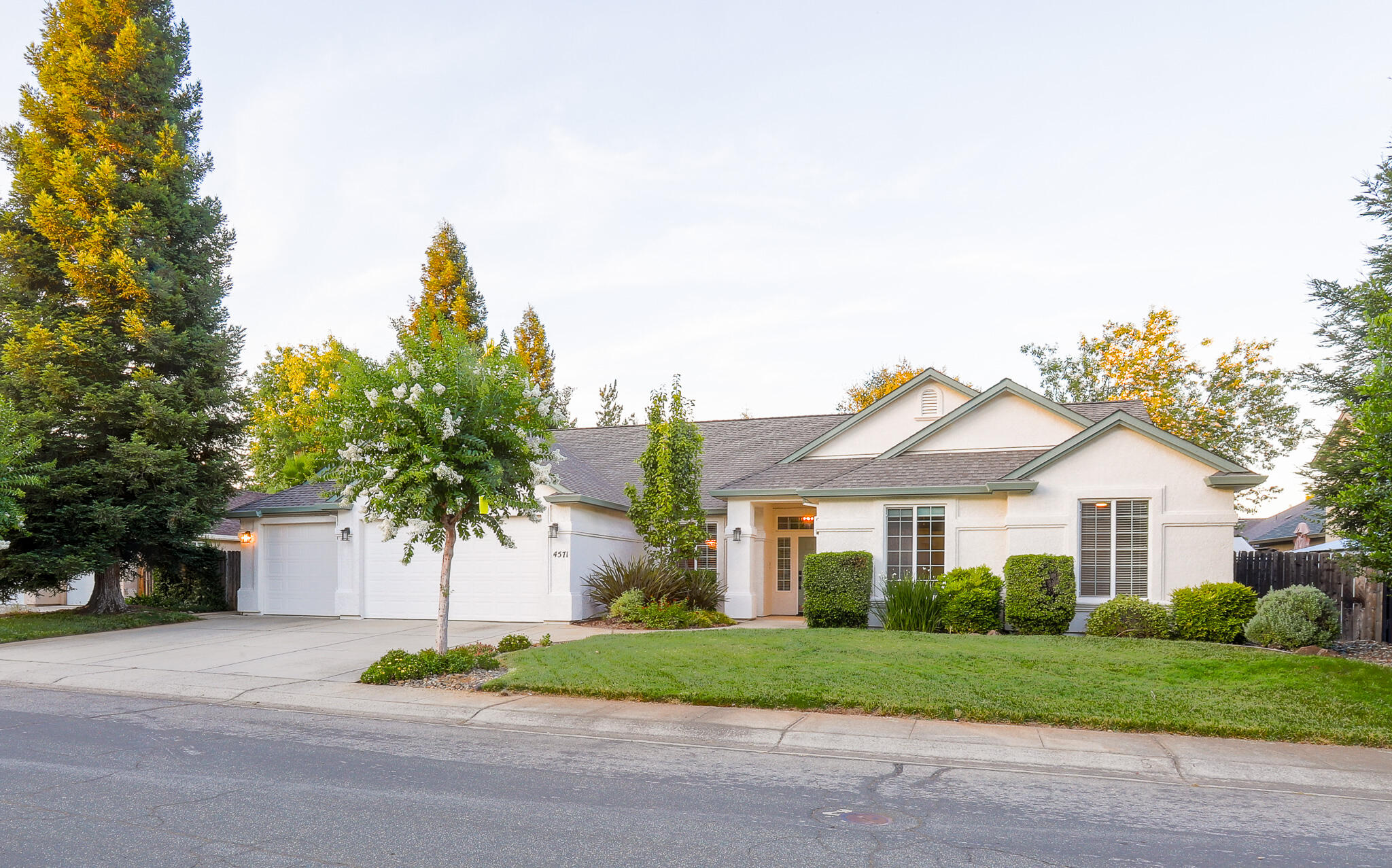 4571 Big Horn Drive — photo