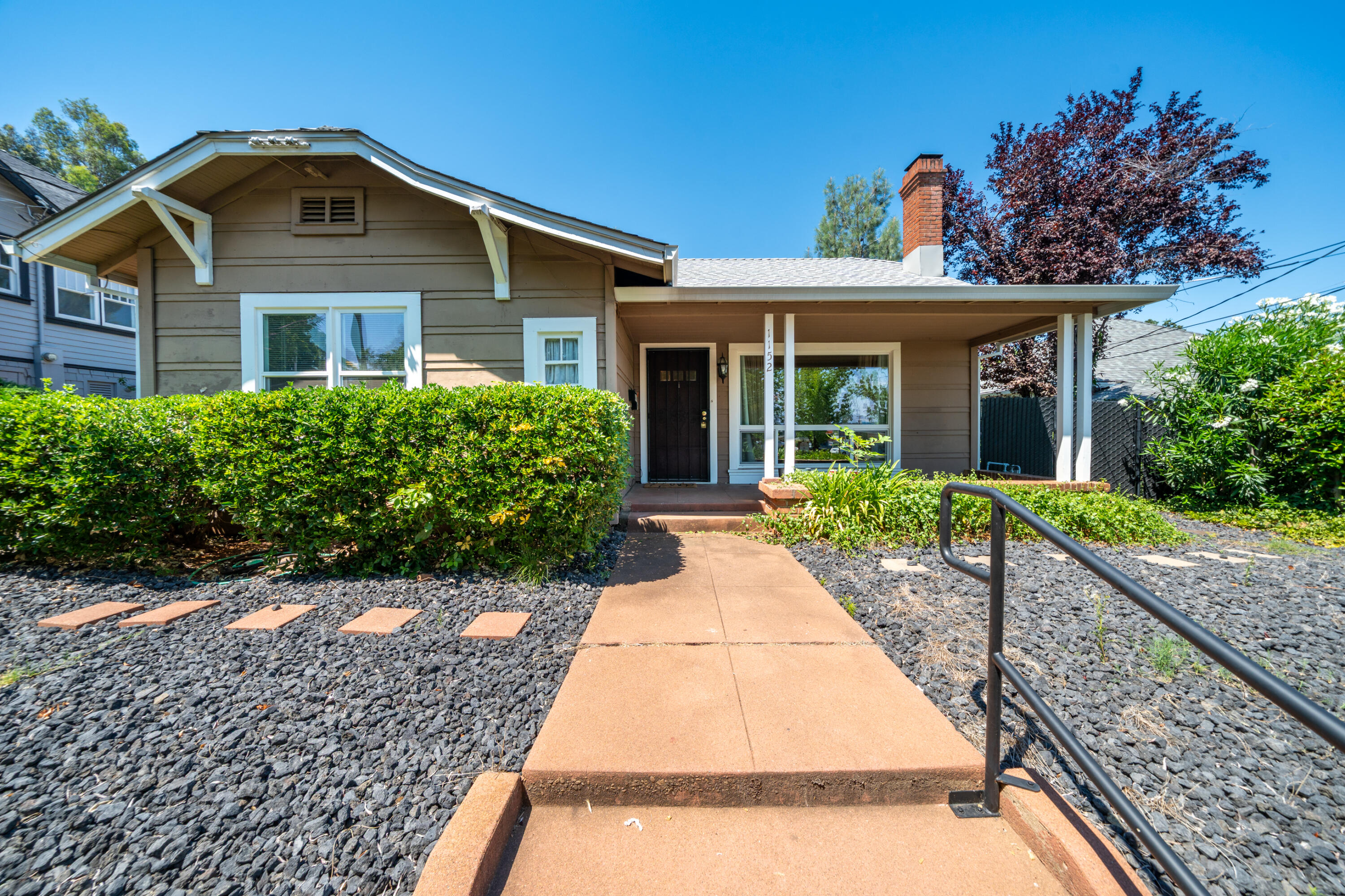 1152 Willis Street — photo