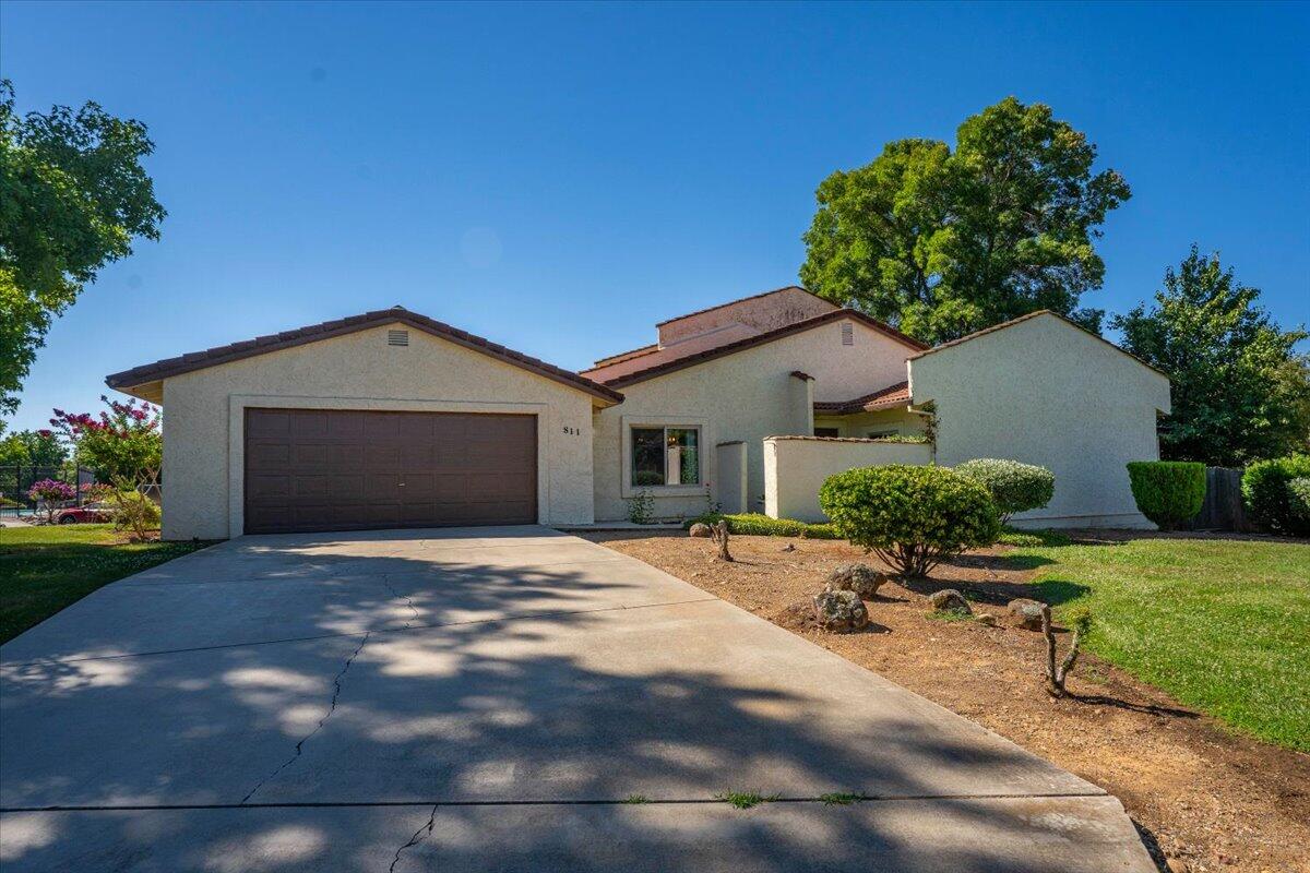 811 Tanglewood Drive — photo