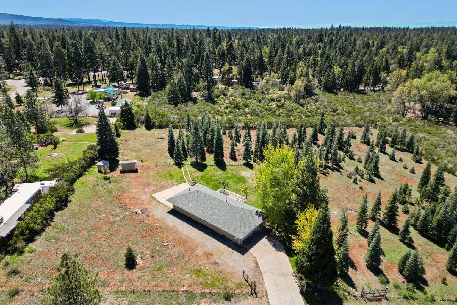 7914 Airport Way — photo