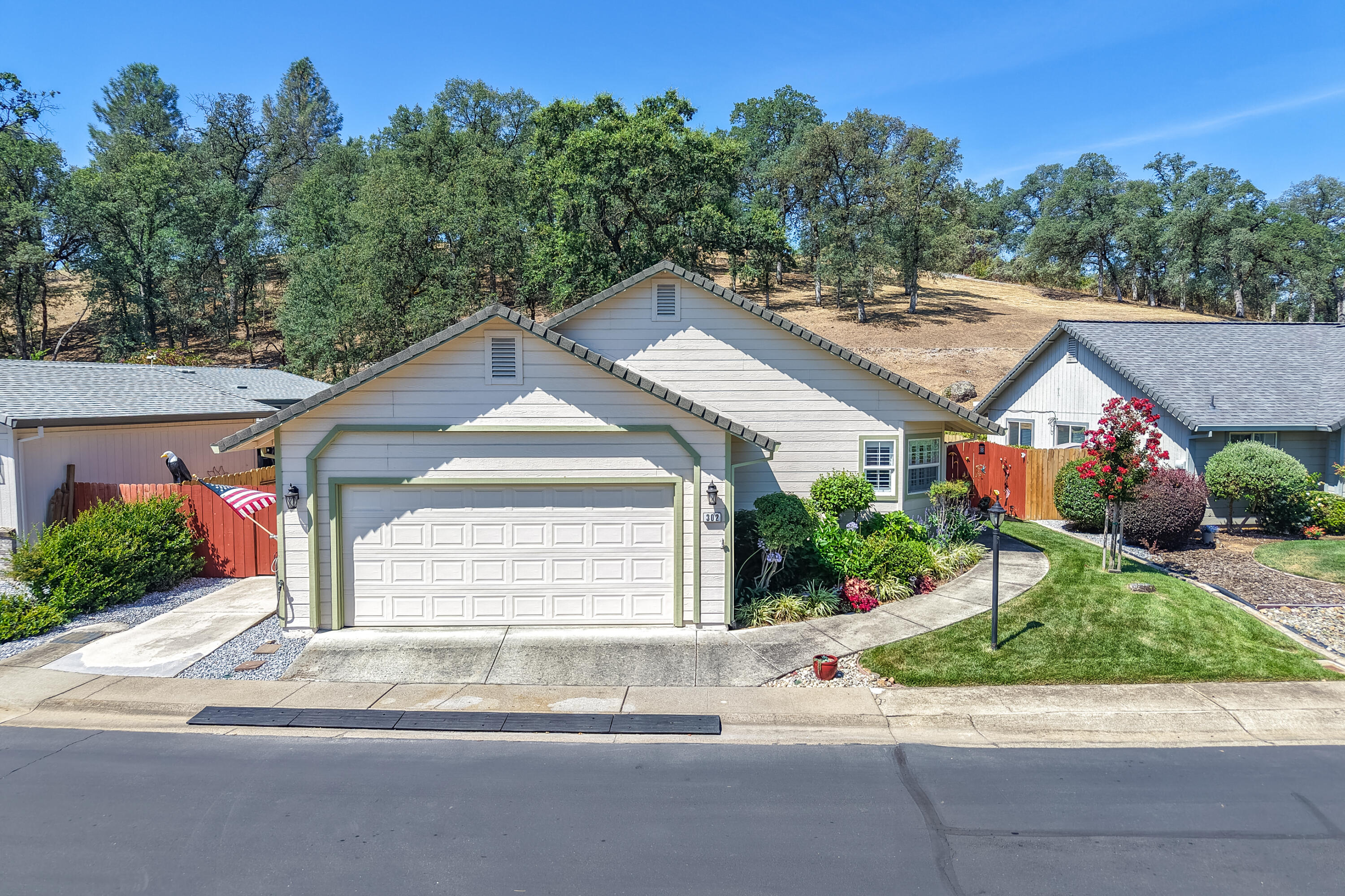 302 Mammoth Path, Redding, CA 96003 — photo 2