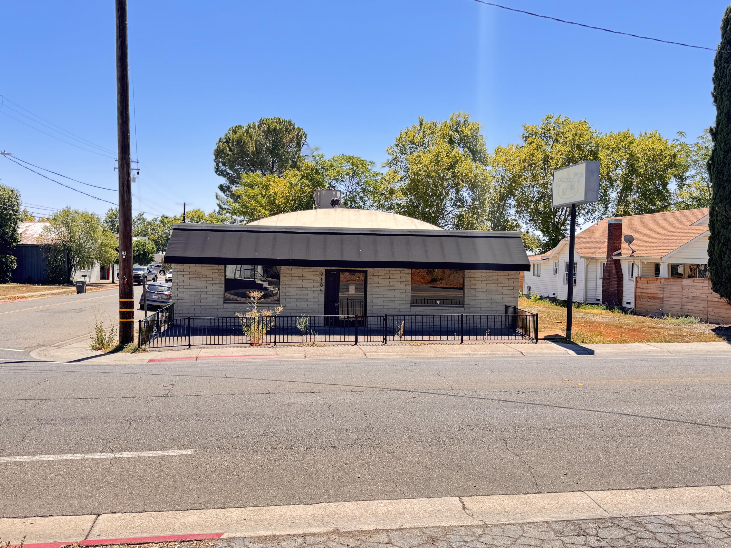 2105 East Street — photo