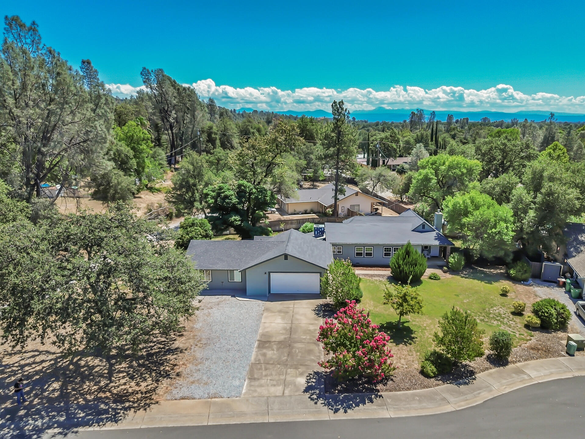 1059 Gray Pine Way — photo