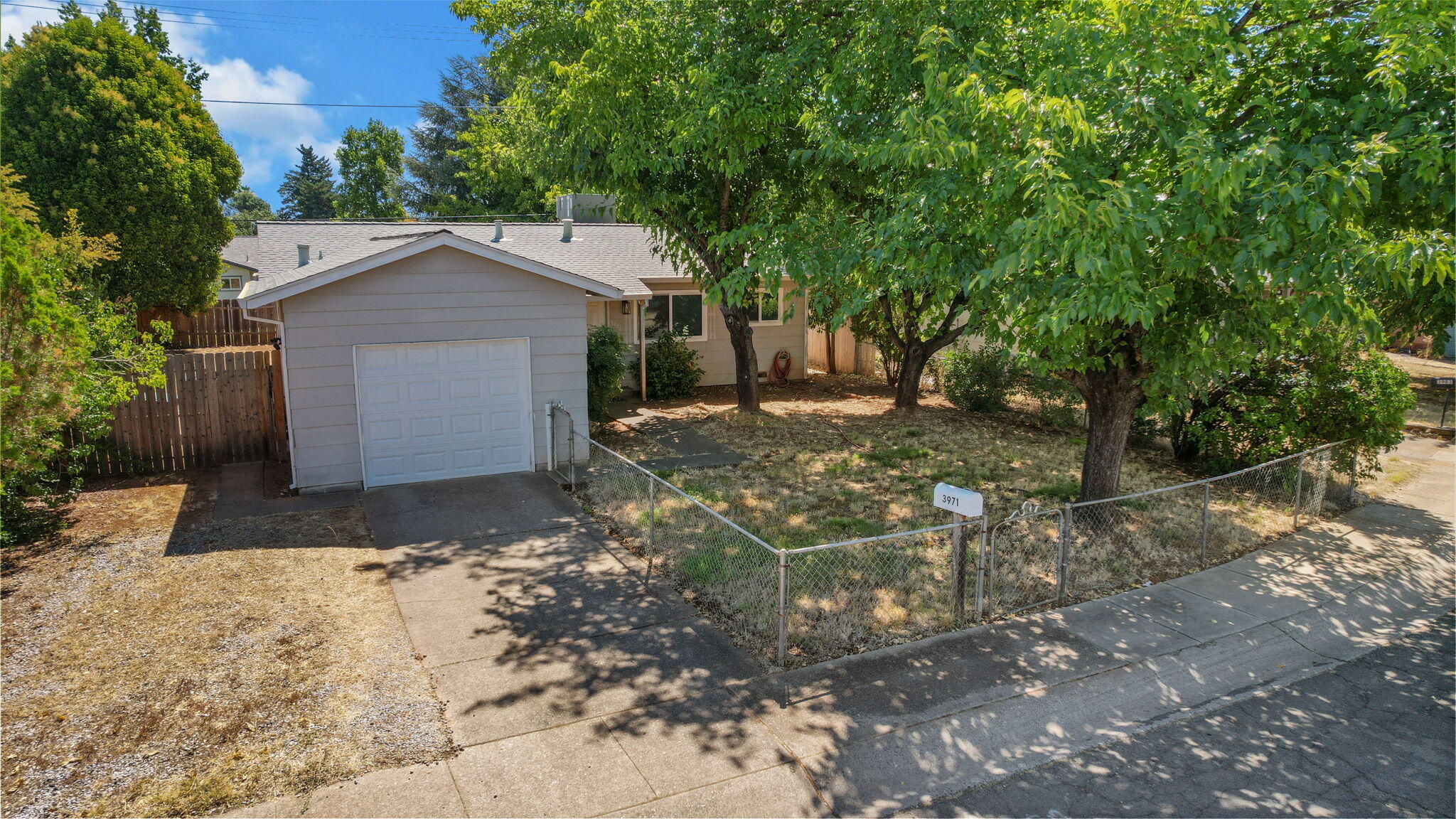 3971 Meteor Street — photo