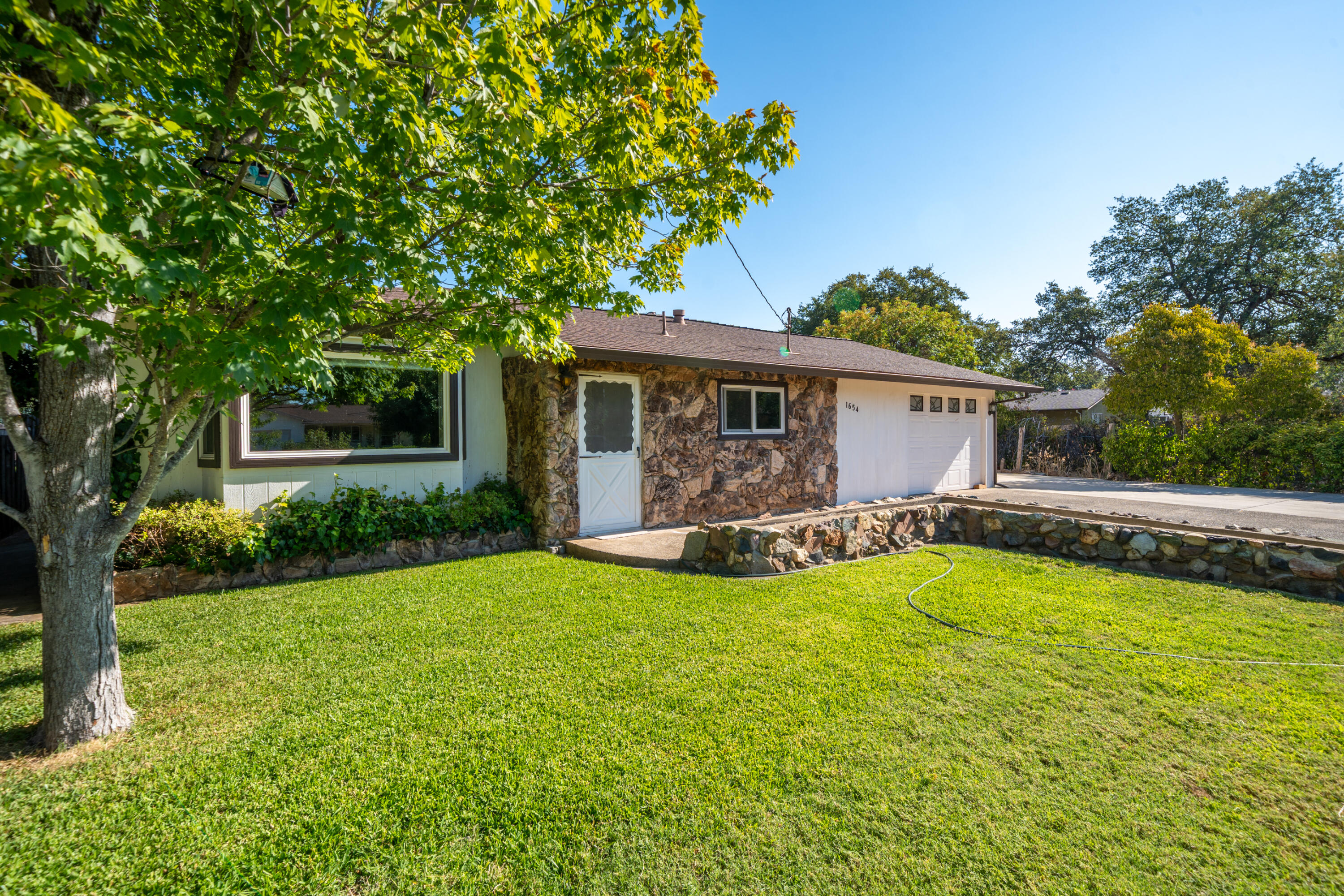 1654 El Dorado Way — photo