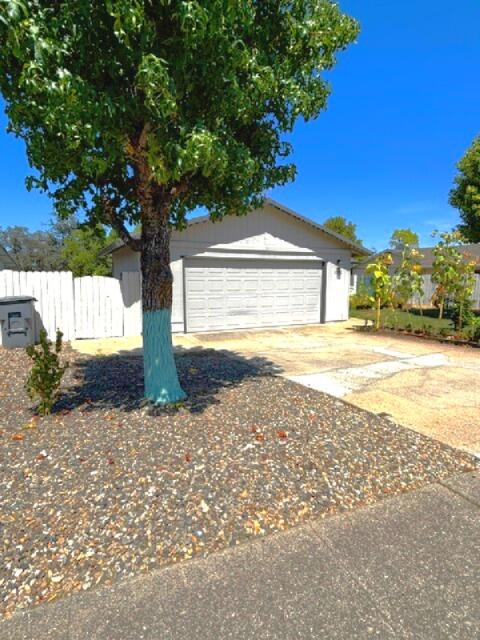1392 Whistling Drive — photo