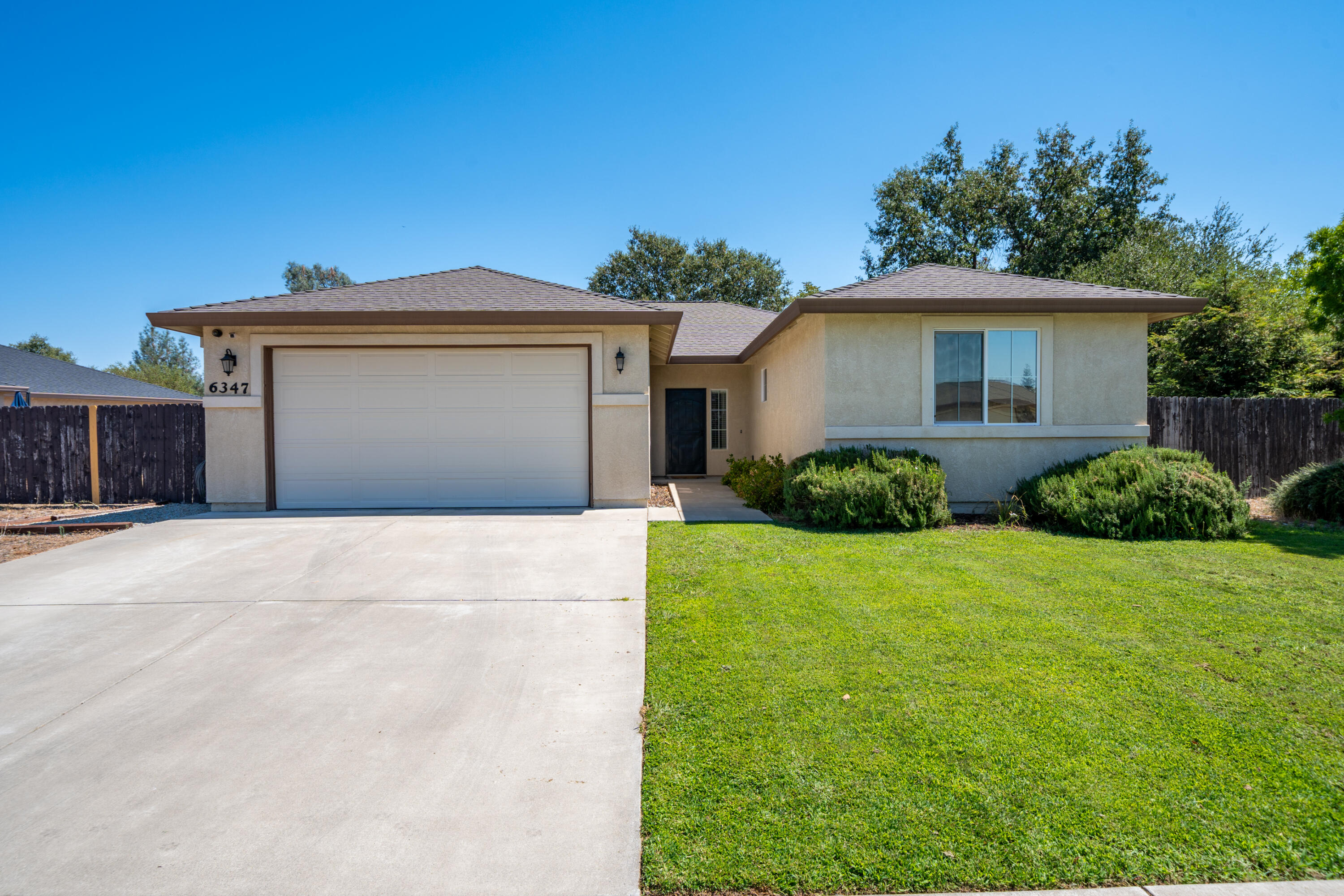 6347 Oxbow Street — photo