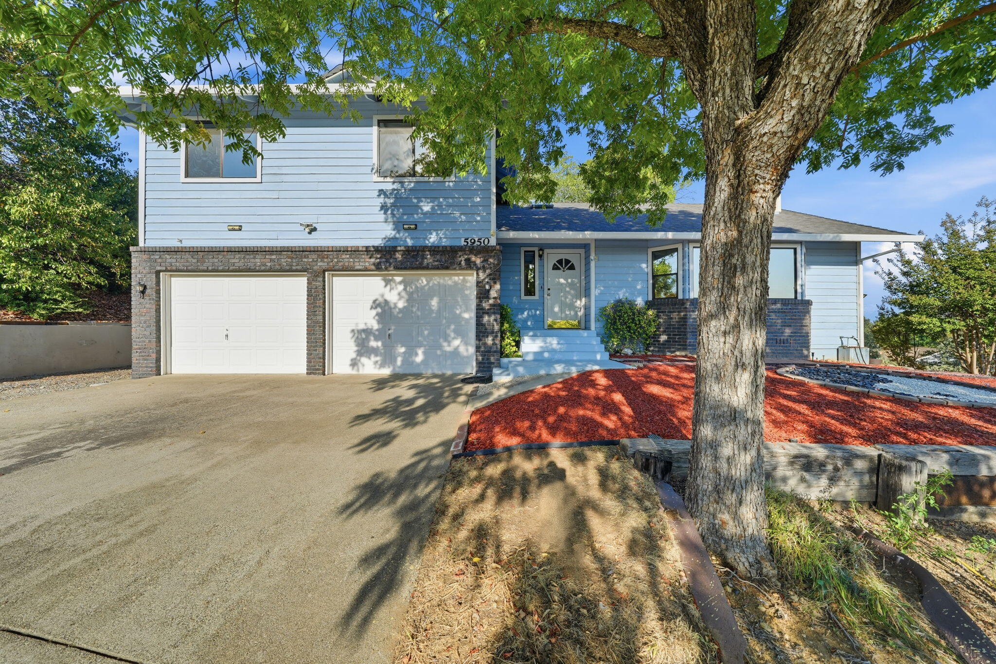 5950 Mountain View Drive, Redding, CA 96003 — photo 2