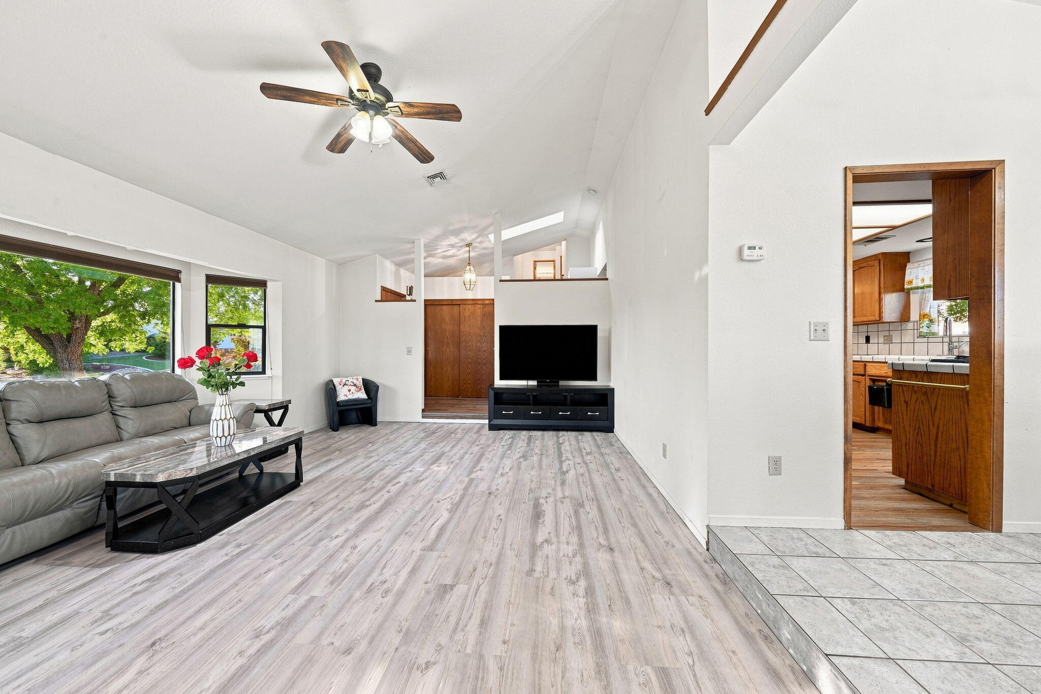 5950 Mountain View Drive, Redding, CA 96003 — photo 3