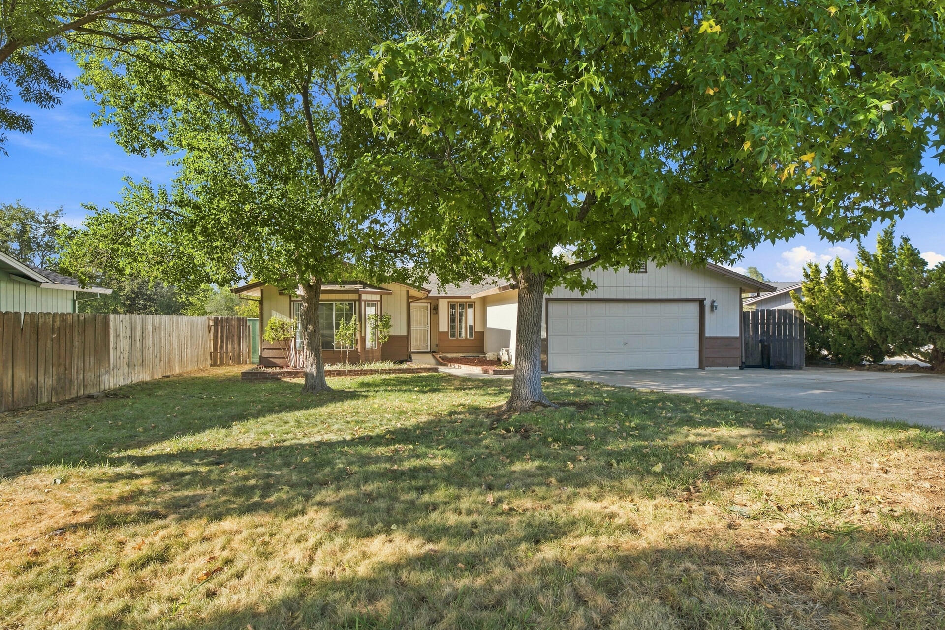 2252 Badger Court — photo