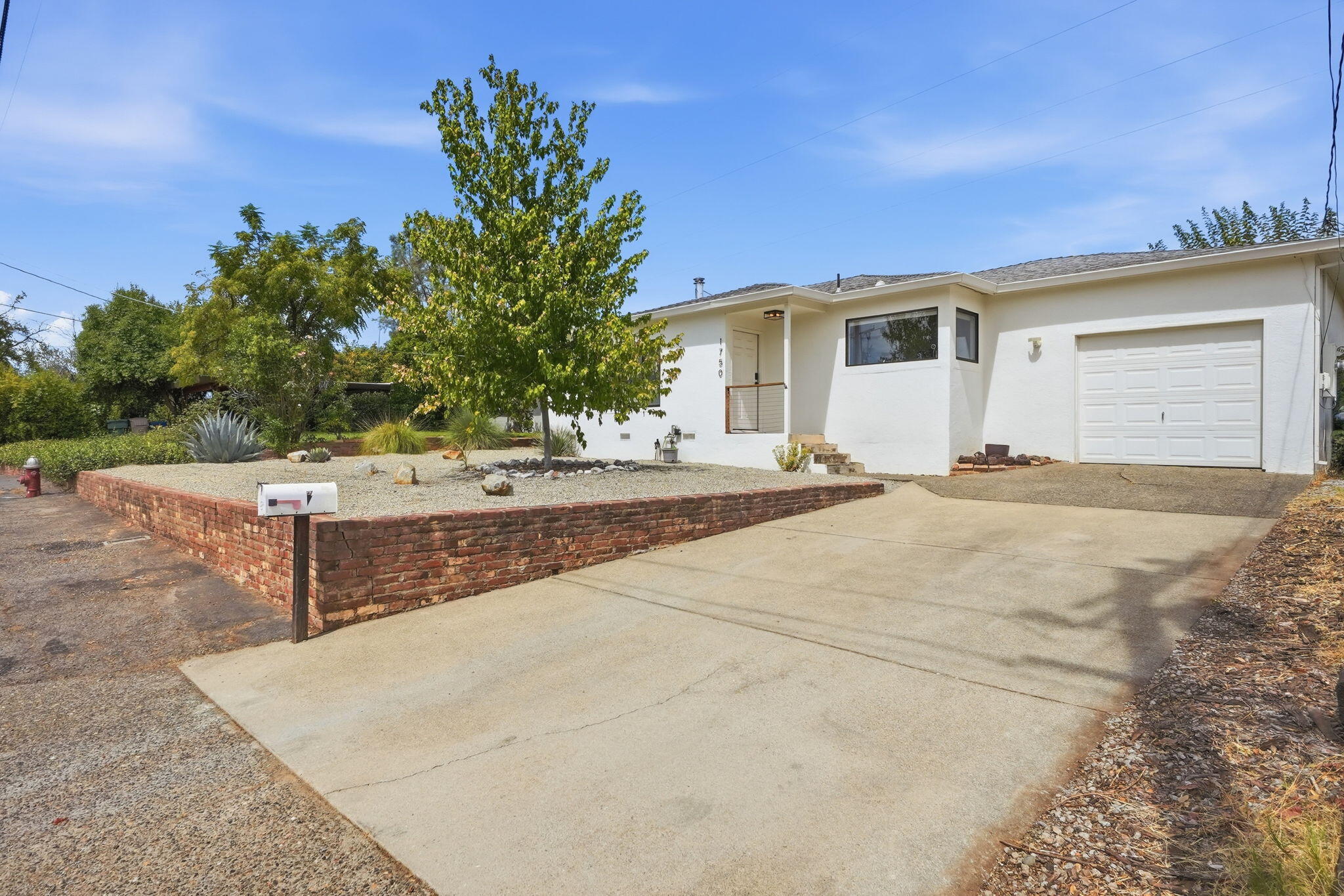 1750 Barbara Road, Redding, CA 96003 — photo 3