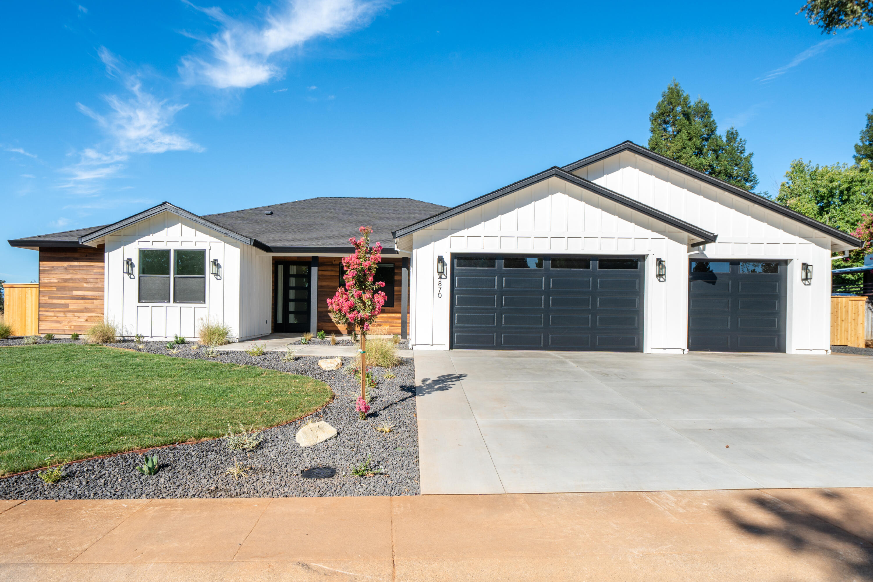 4870 Dandelion Drive, Redding, CA 96002 — photo 2