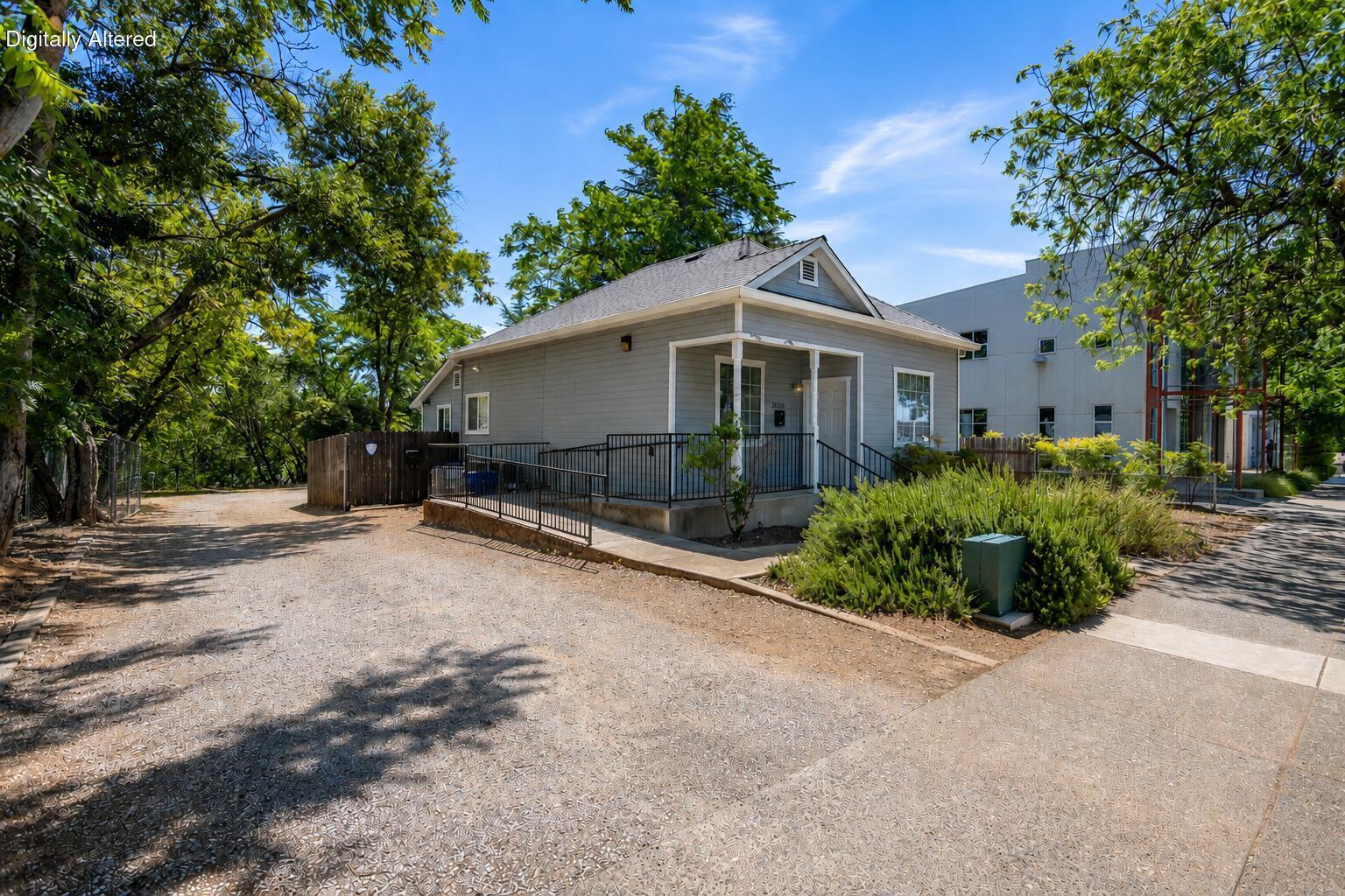 2037 Pine Street, Redding, CA 96001 — photo 2