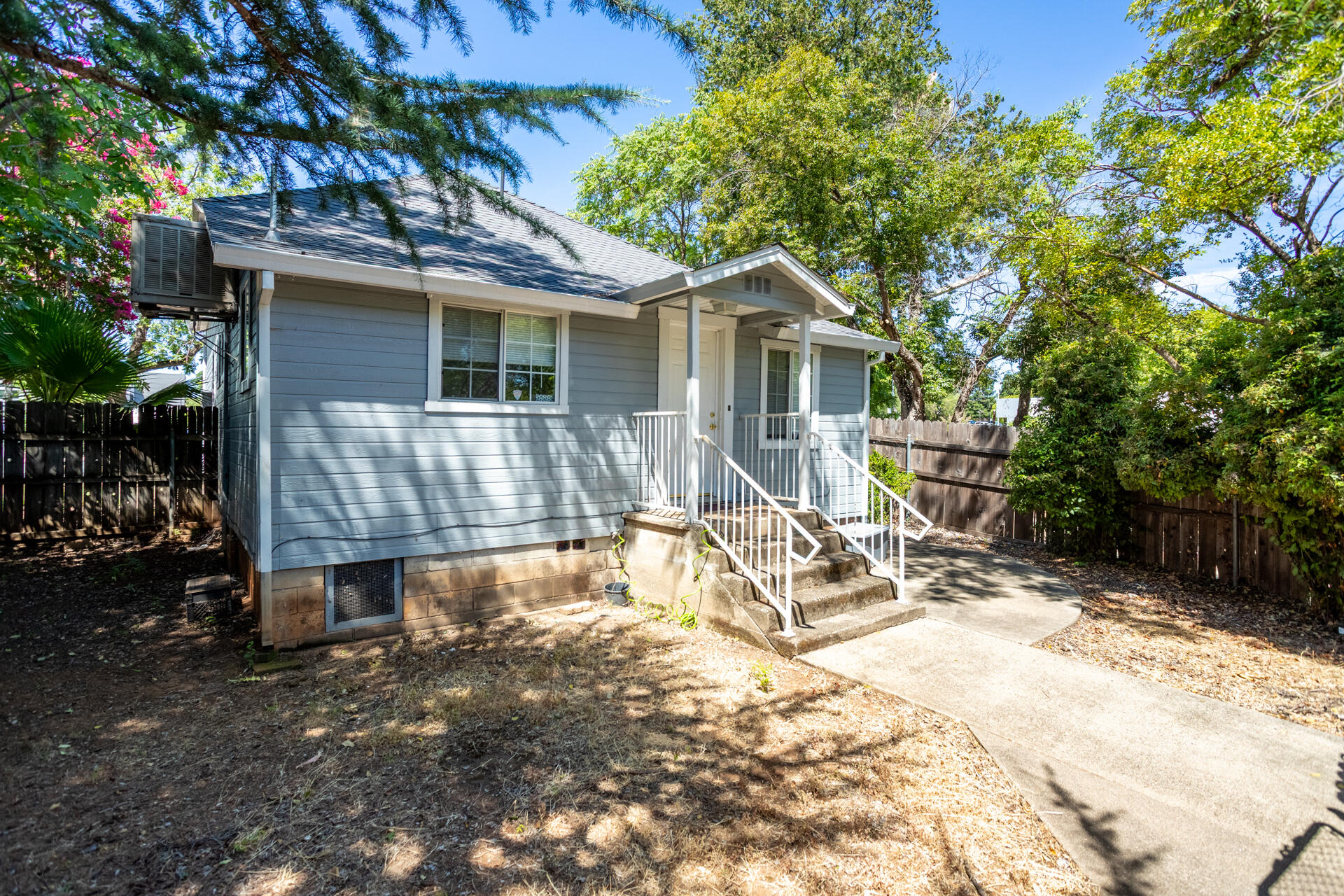 2037 Pine Street, Redding, CA 96001 — photo 3