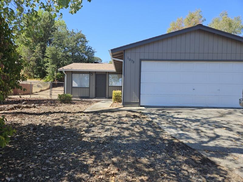 1073 Fallon Court — photo